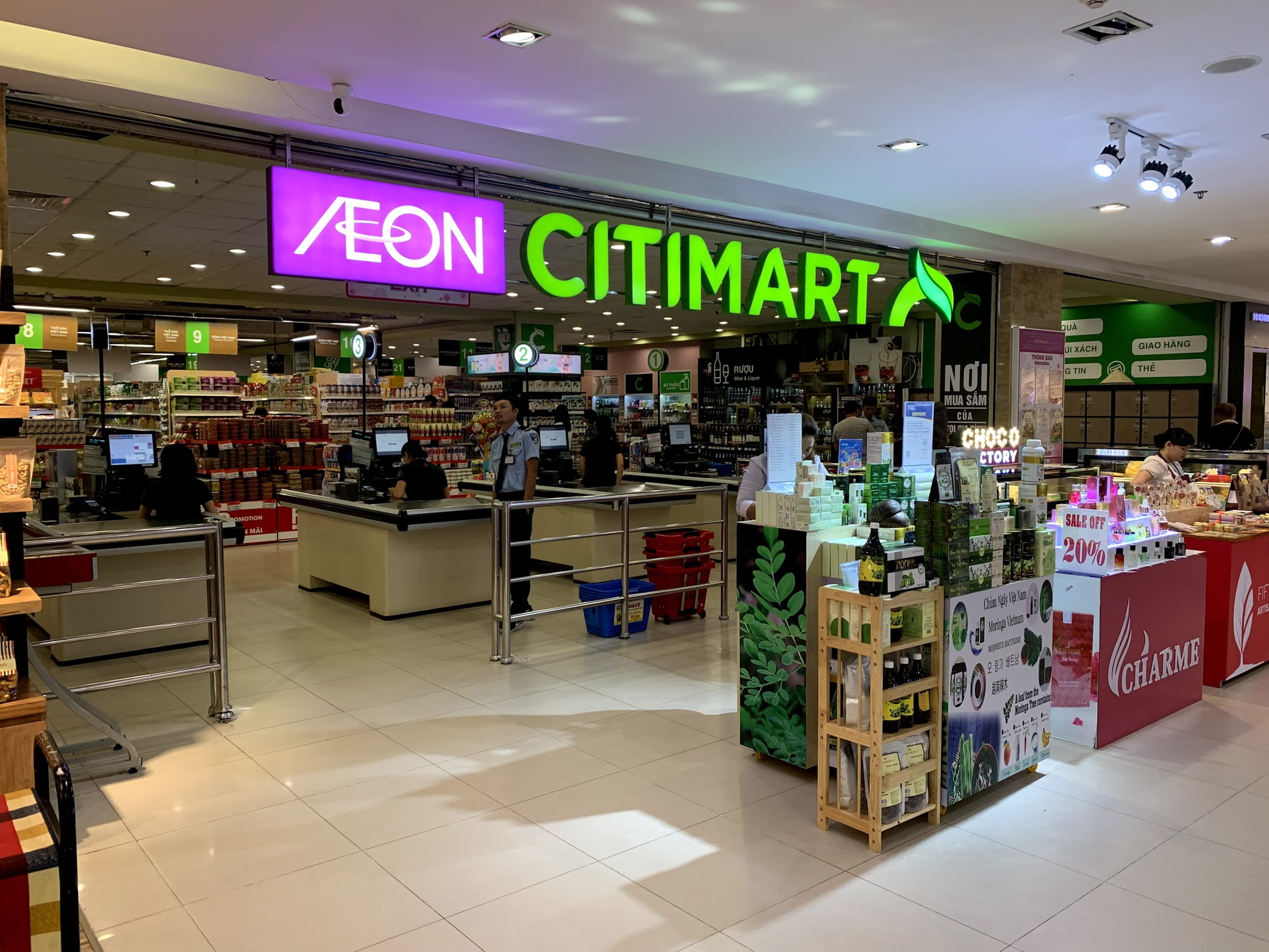 Nha Trang Center: A shopping and entertainment paradise. - Hình 2