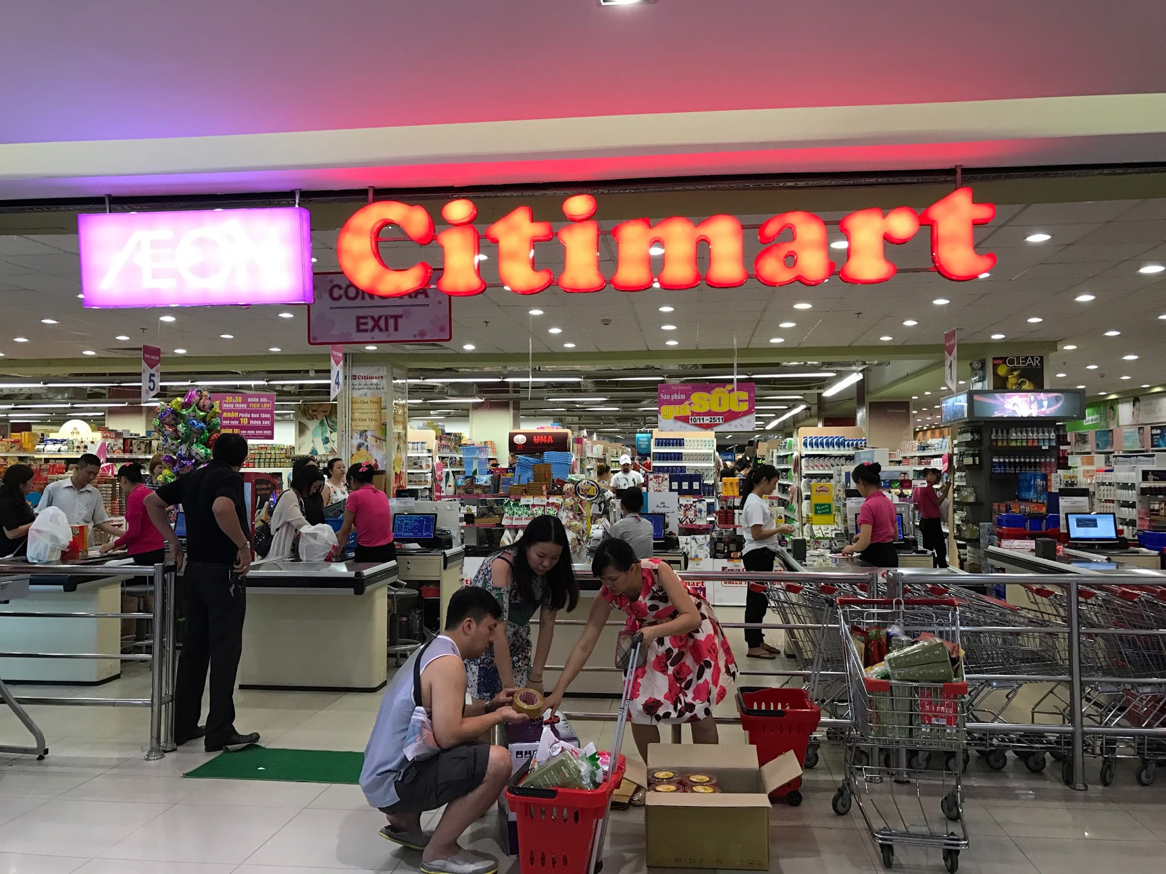 Nha Trang Center: A shopping and entertainment paradise. - Hình 8