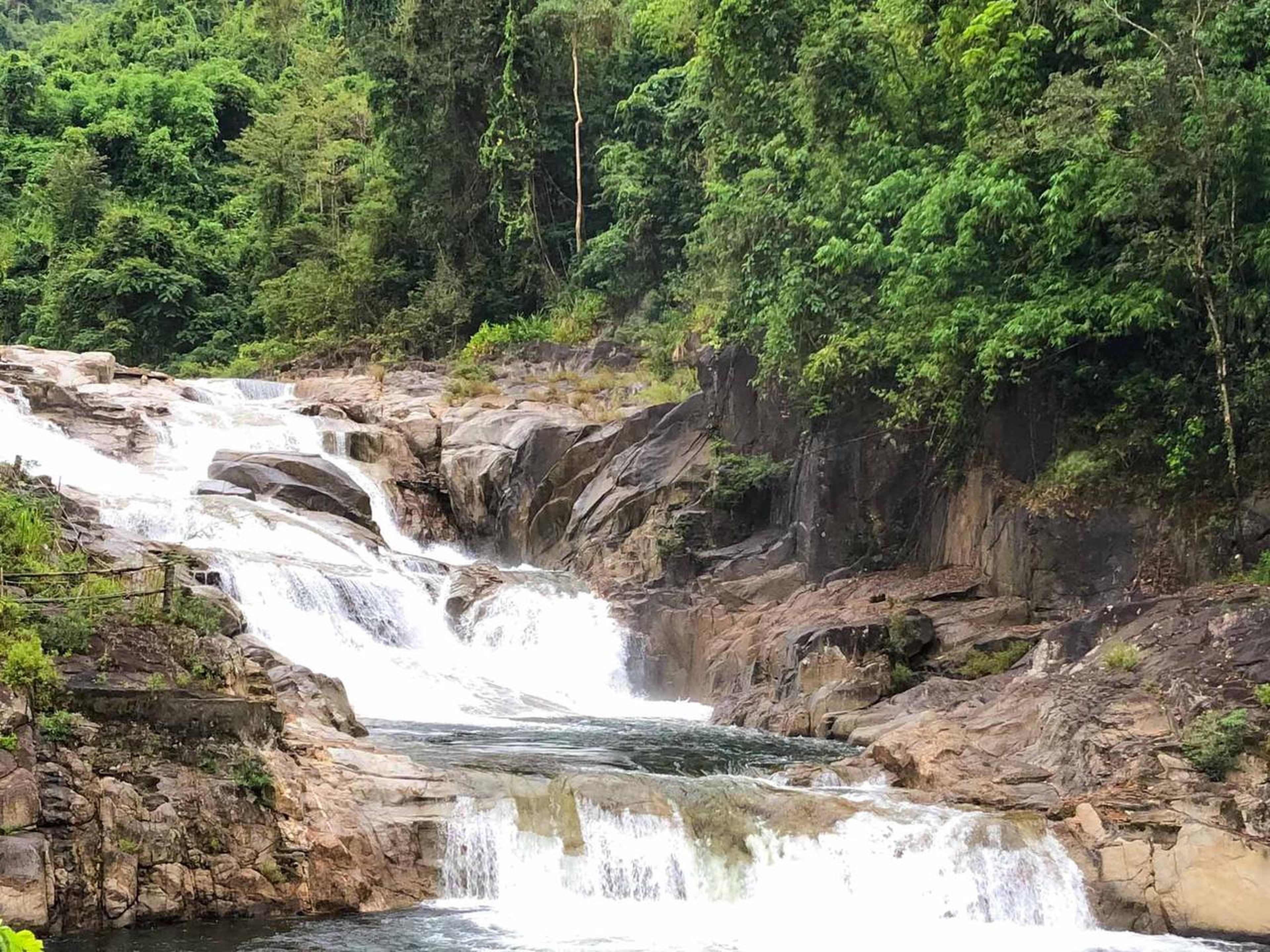 Yang Bay: Khám phá thiên nhiên và vui chơi giải trí - Hình 8