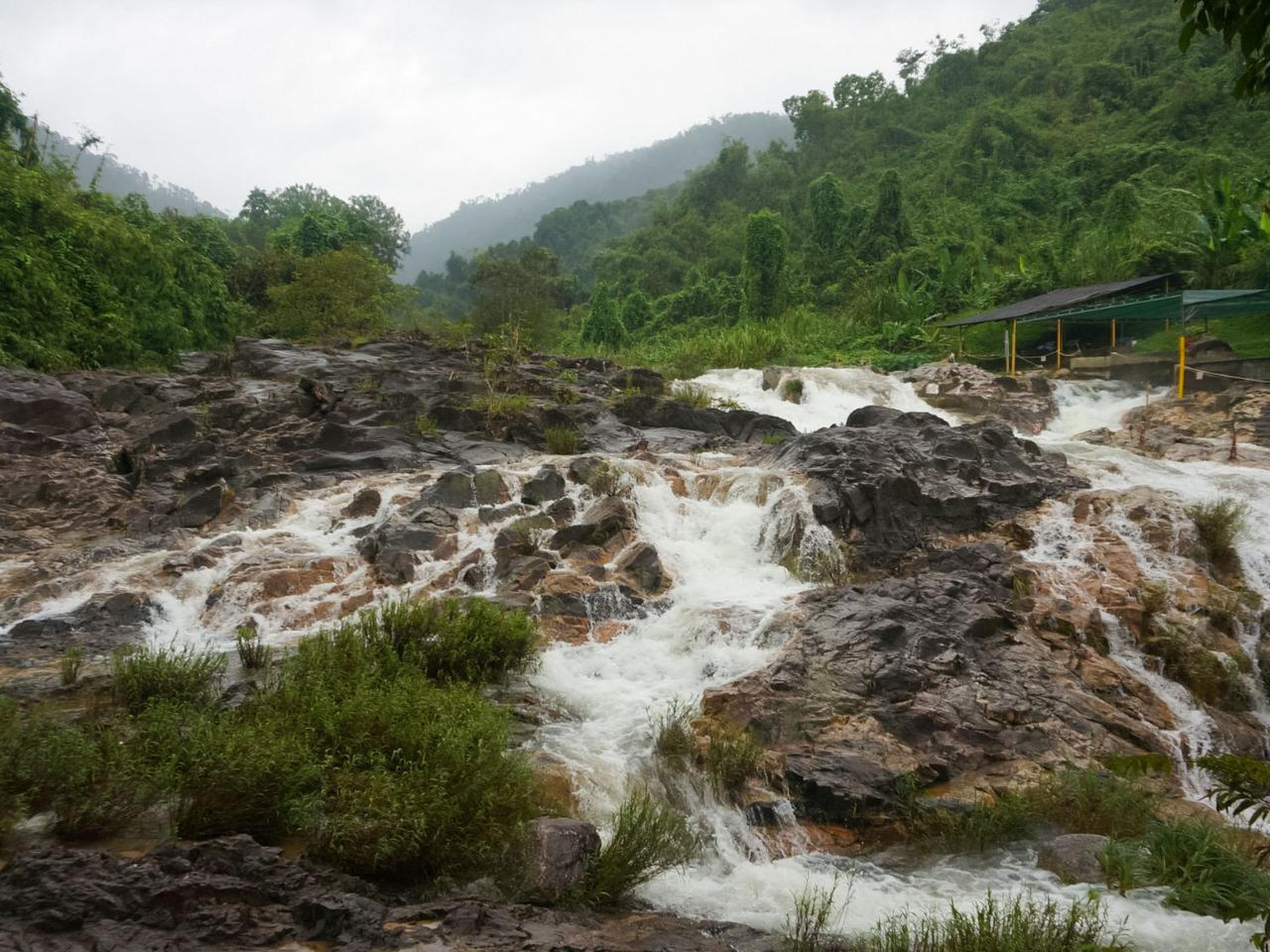 Yang Bay: Khám phá thiên nhiên và vui chơi giải trí - Hình 41