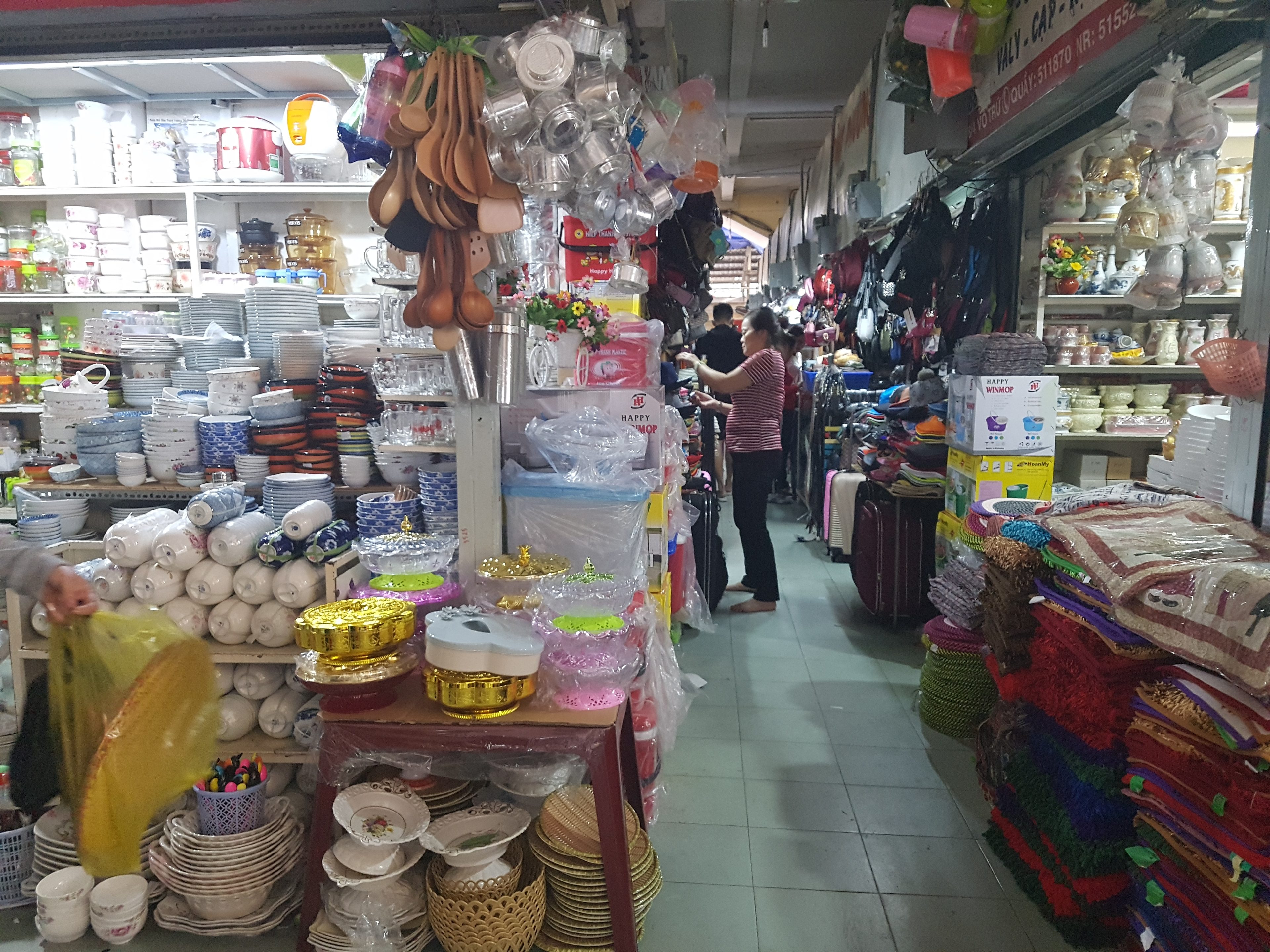 芽庄Xom Moi市场：游客的海鲜天堂 - Hình 3
