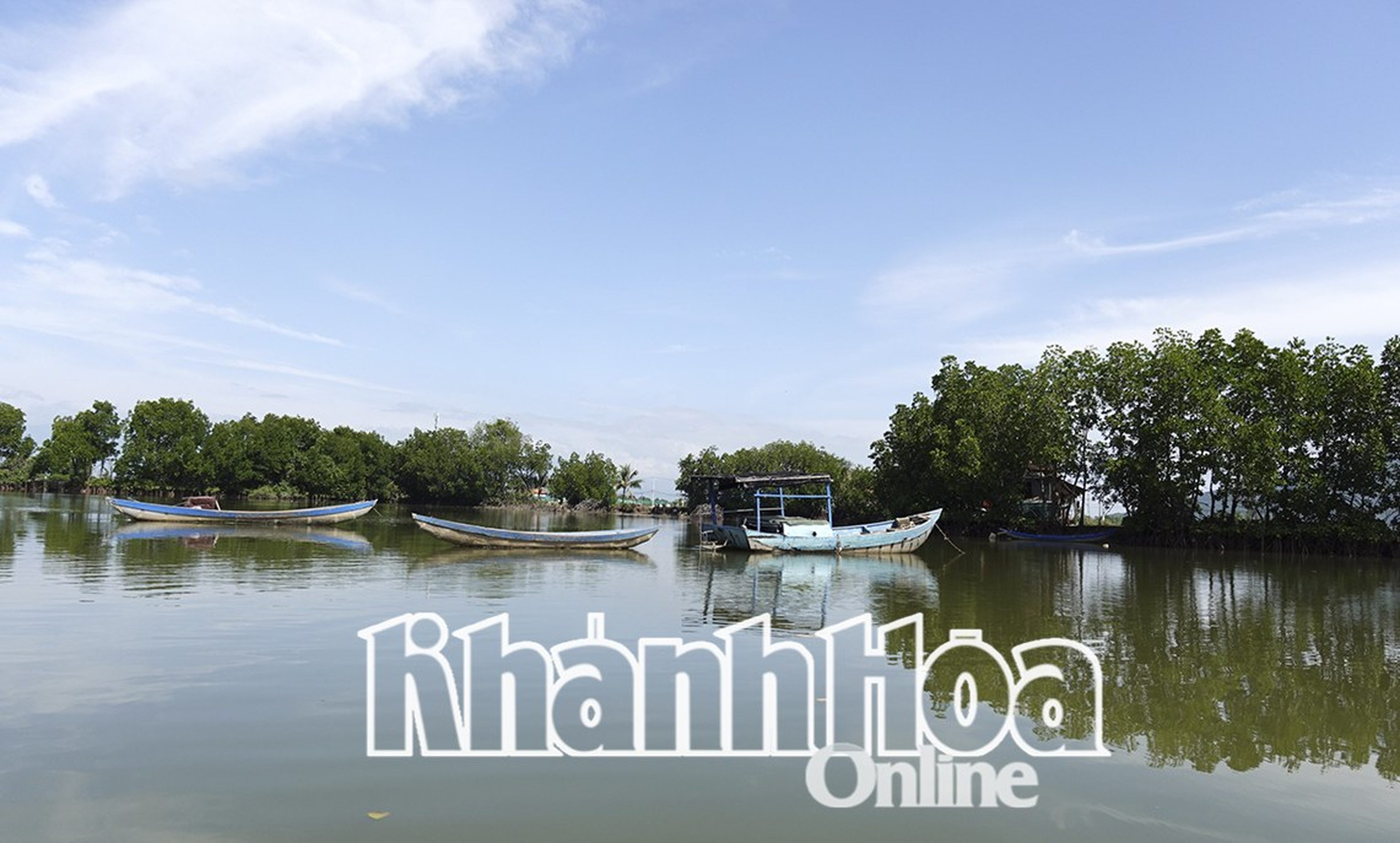 Bình yên trên đầm Nha Phu - Hình 2
