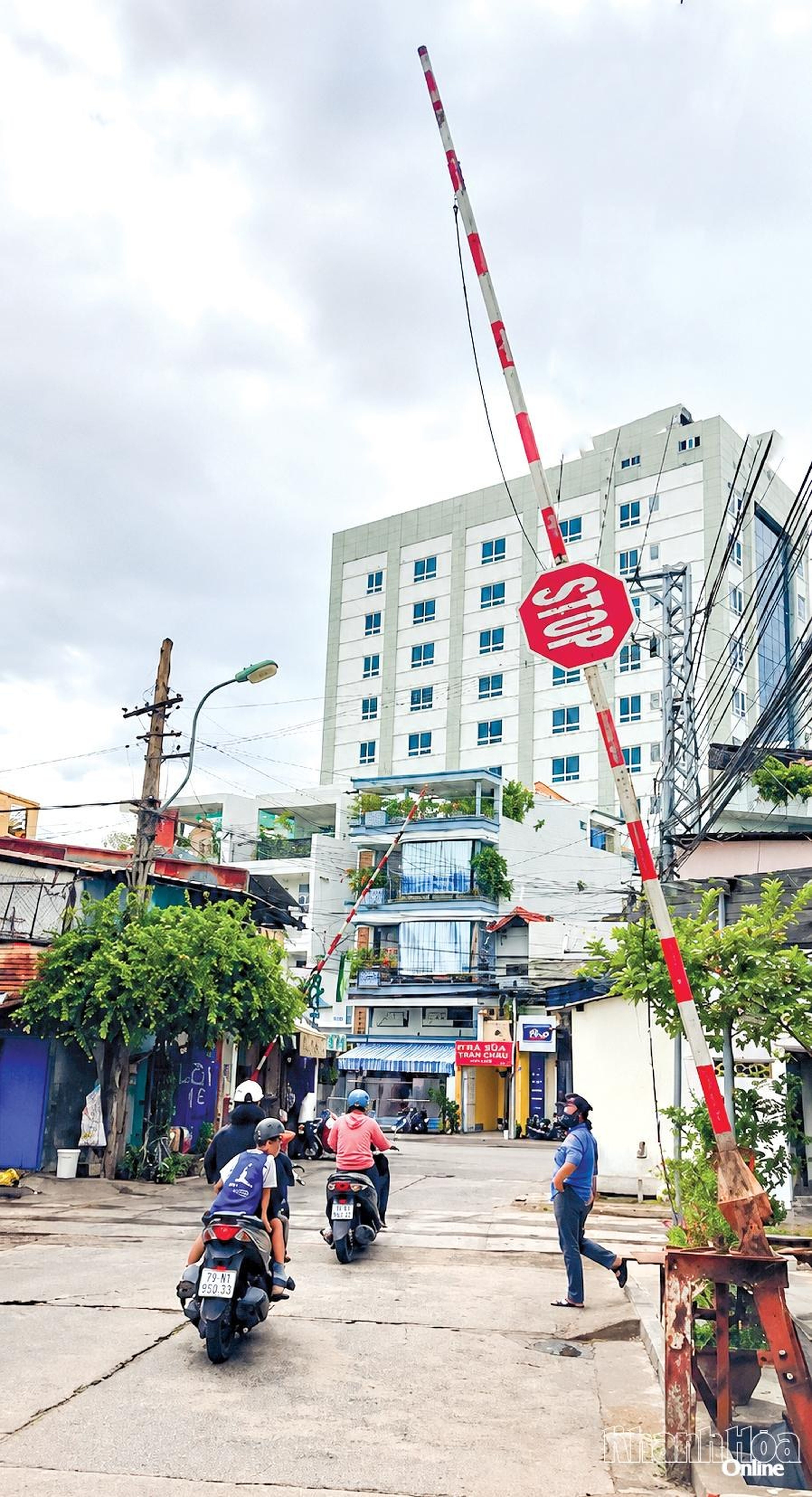 Ngã tư so le, chiếc barie và rạp cine đầu đời - Hình 2