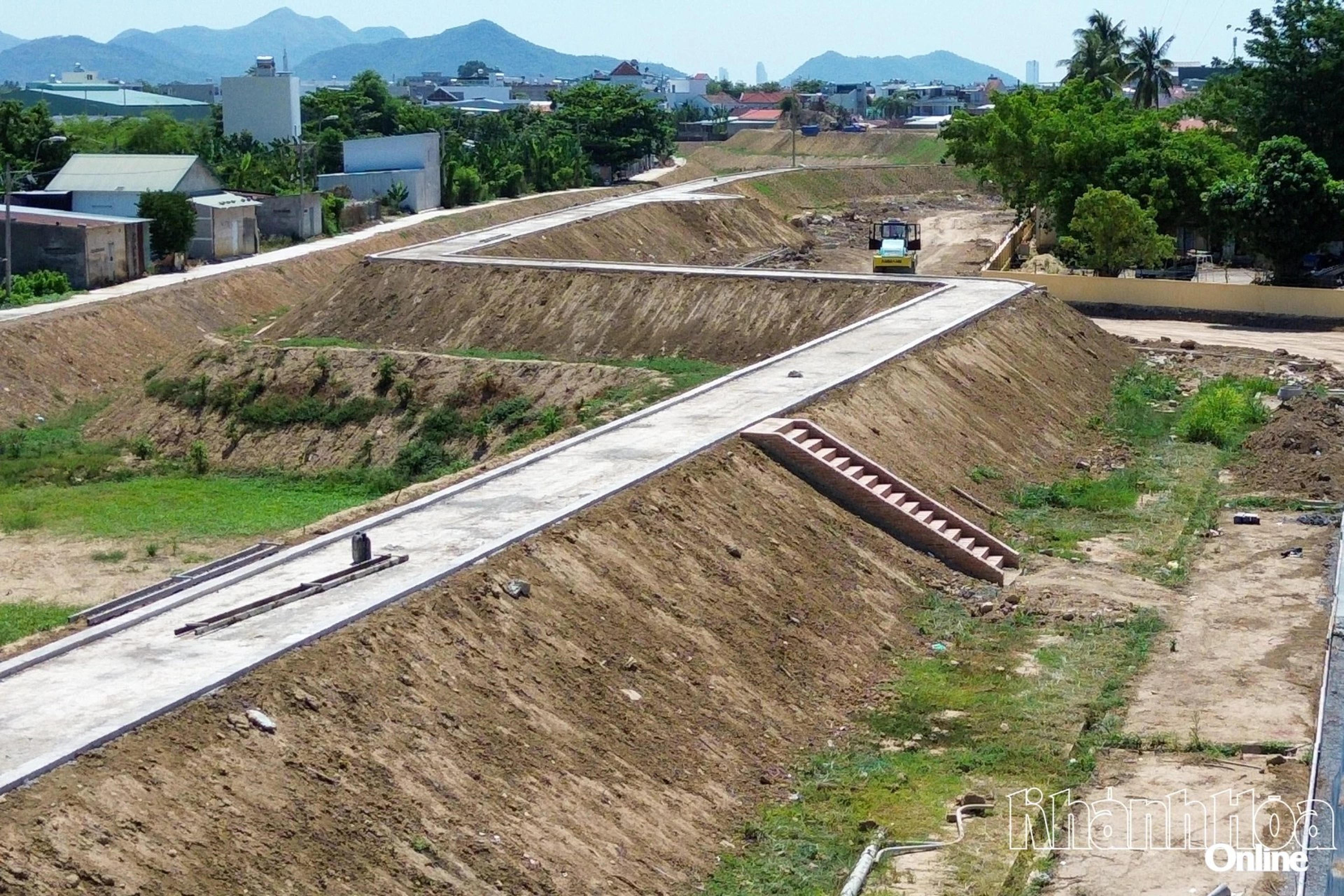 Trên công trường tu bổ, tôn tạo di tích quốc gia Thành cổ Diên Khánh - Hình 3
