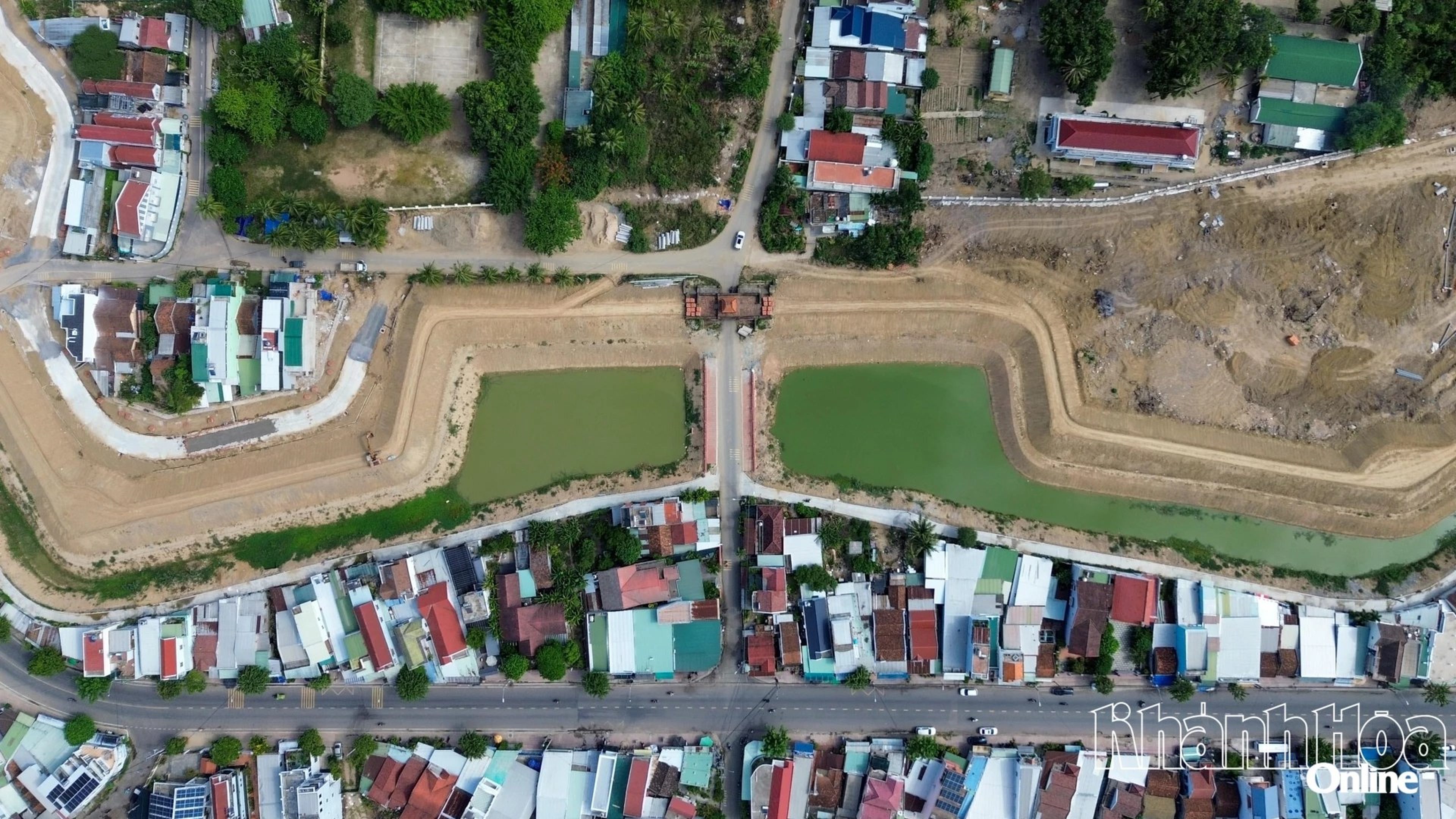 Trên công trường tu bổ, tôn tạo di tích quốc gia Thành cổ Diên Khánh - Hình 2