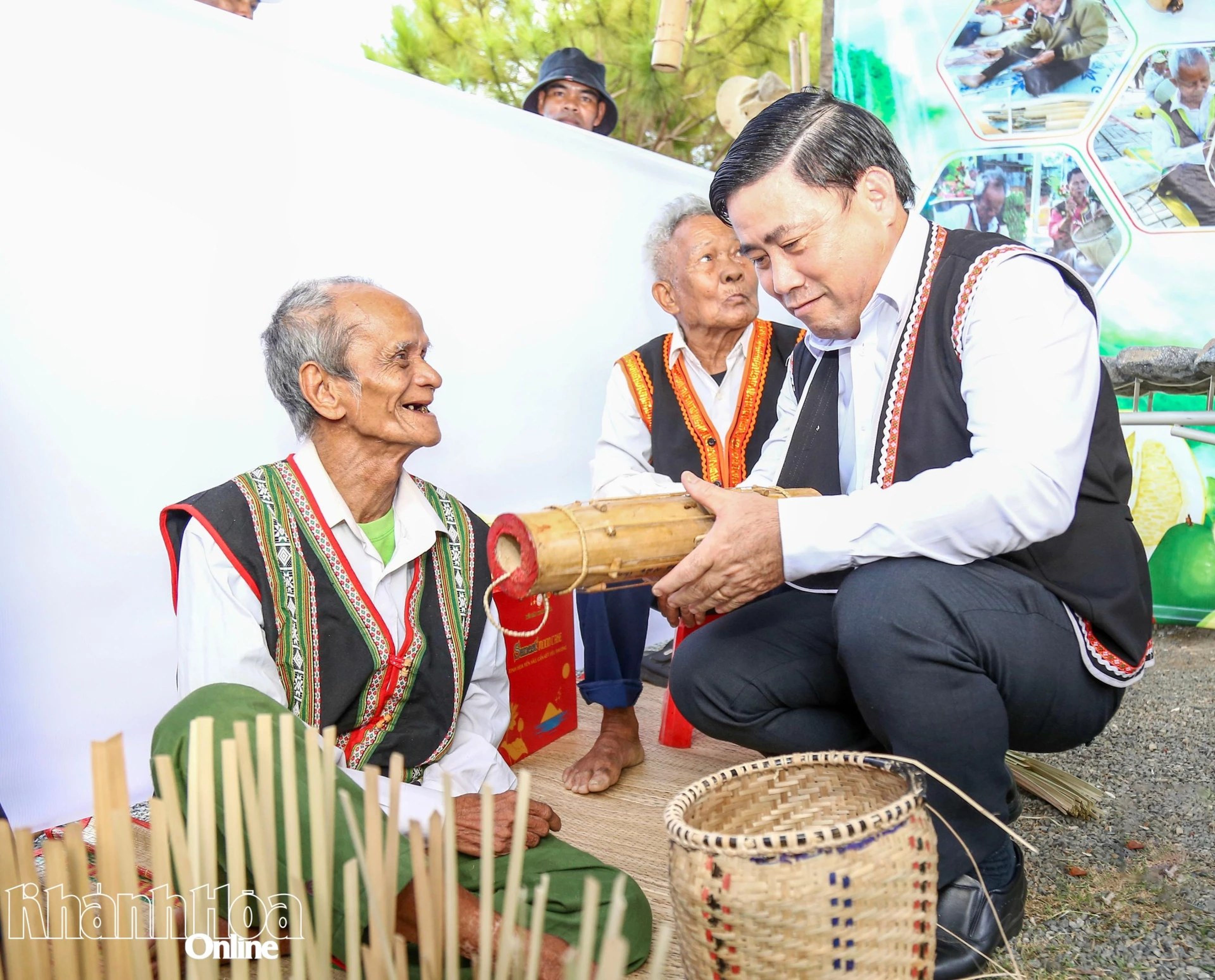 Rộn ràng “Không gian Văn hóa - Chợ phiên Đông Khánh Sơn” - Hình 6