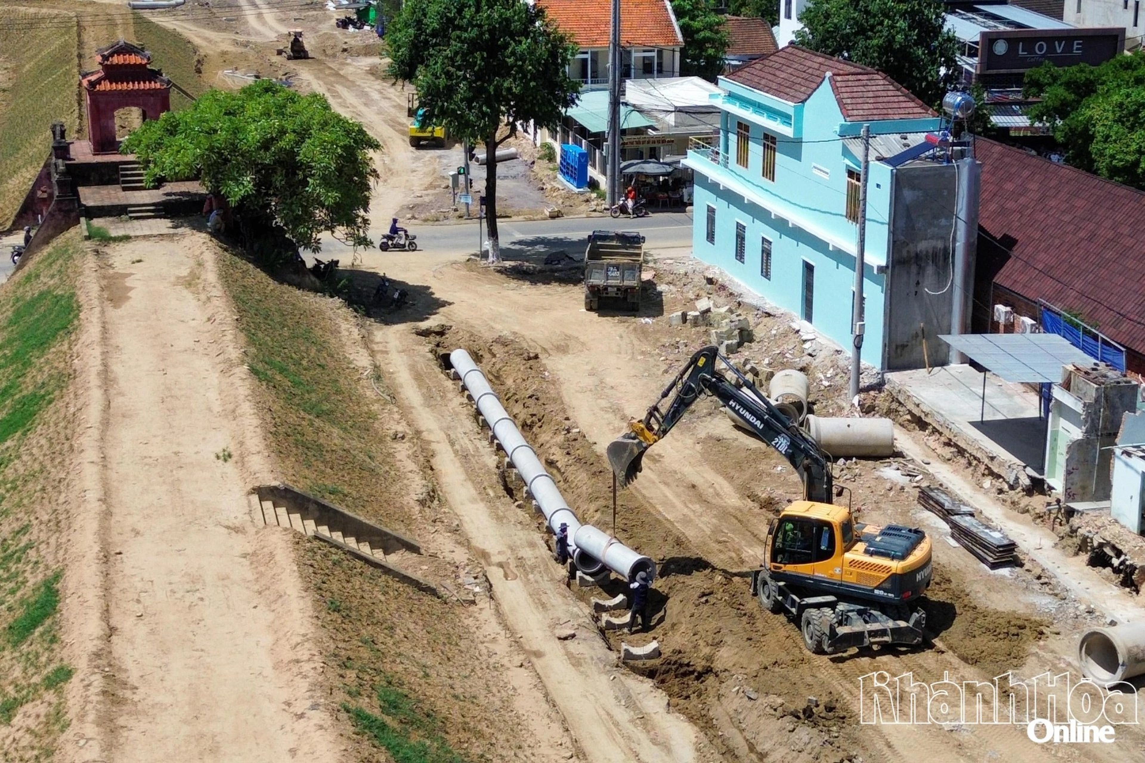 Trên công trường tu bổ, tôn tạo di tích quốc gia Thành cổ Diên Khánh - Hình 8