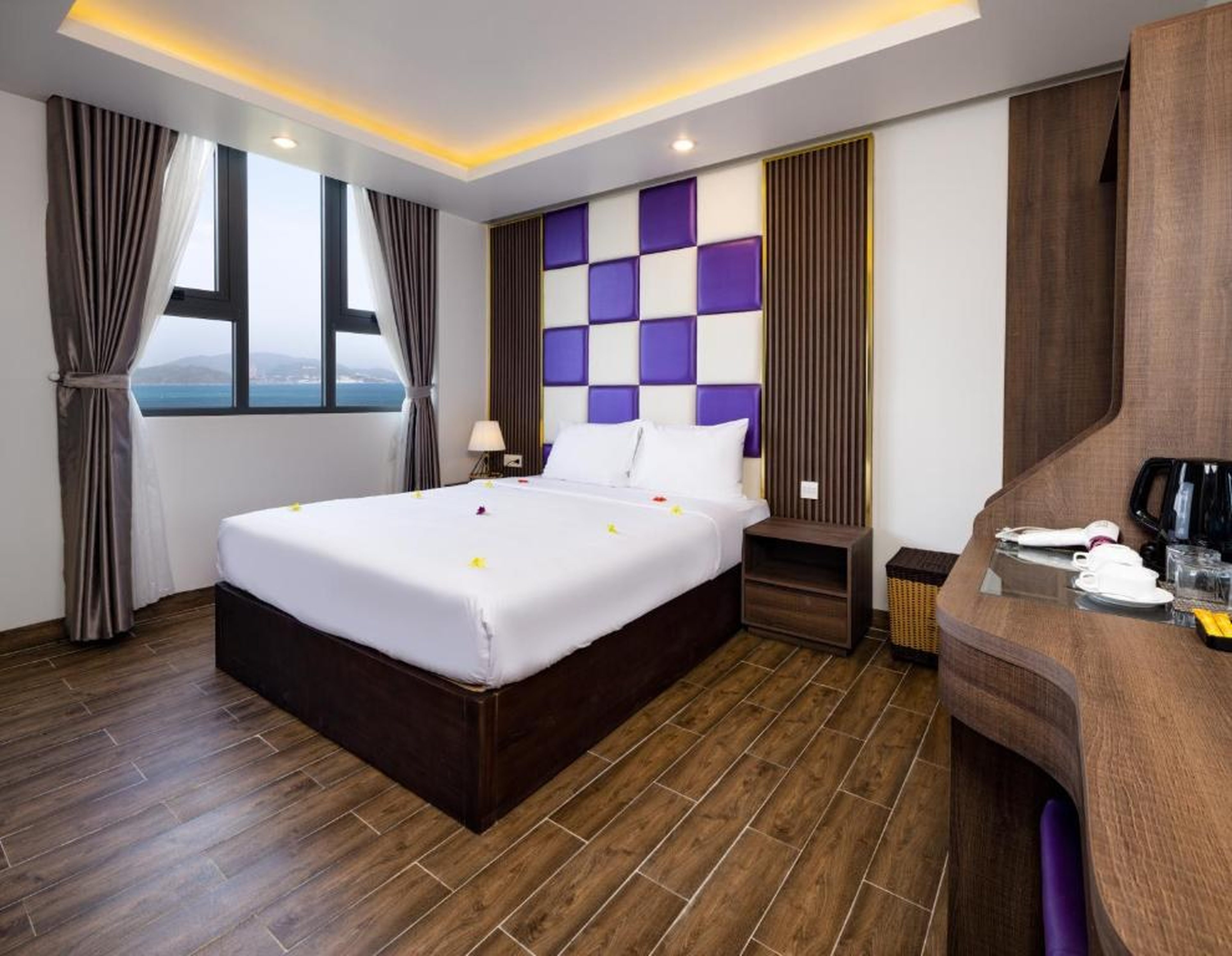 Azura Gold Hotel & Apartment - Hình 12