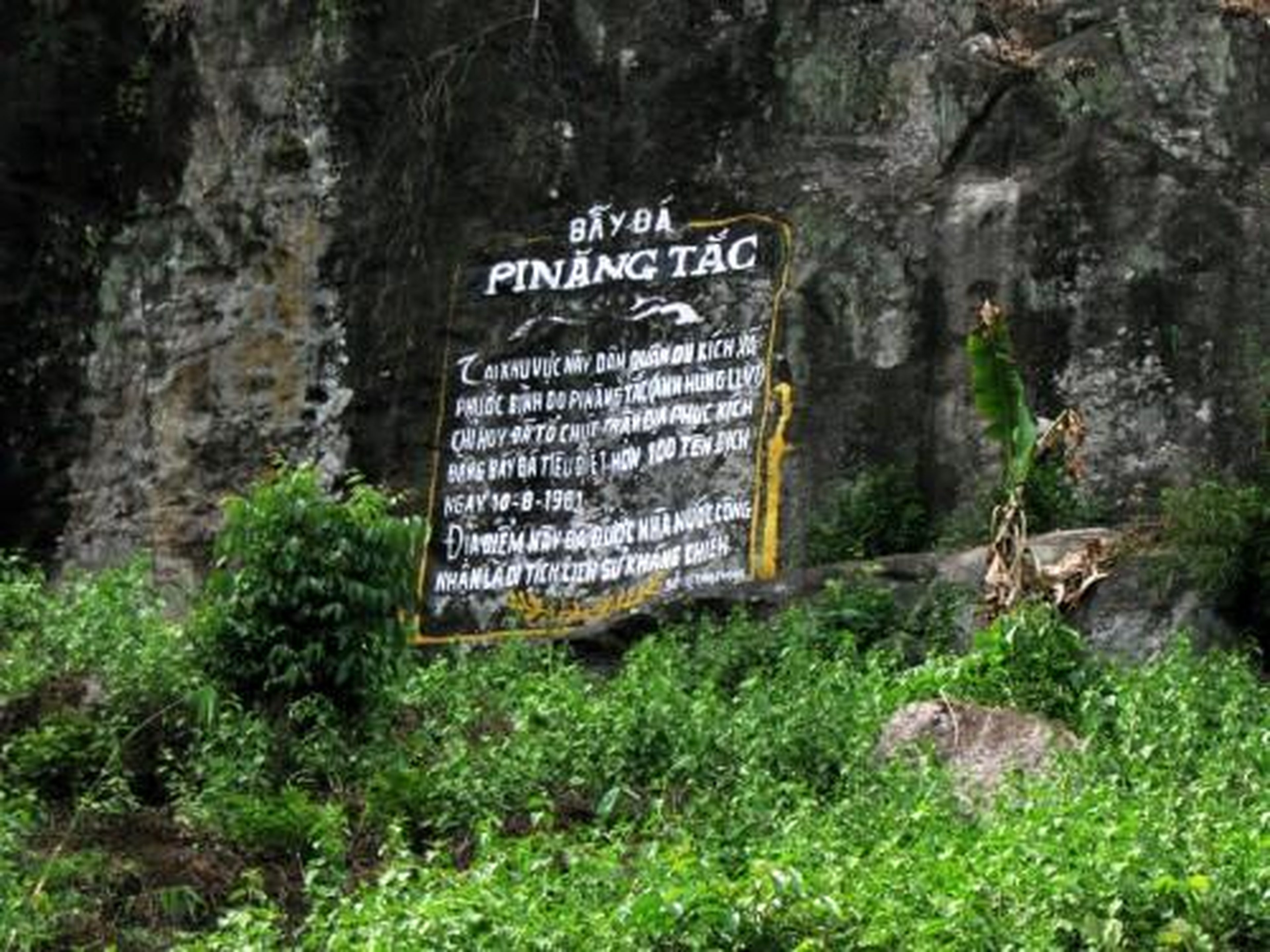 피낭 딱(Pi Năng Tắc) 돌 덫 - Hình 1