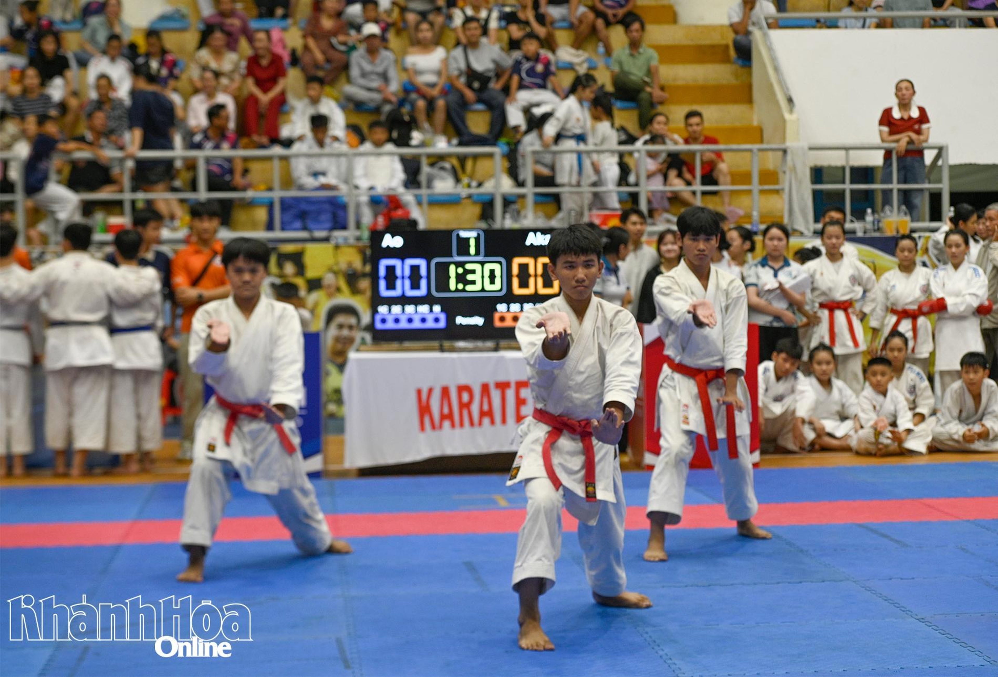 Hơn 380 võ sinh tranh tài Giải Karate Thiếu niên - Nhi đồng các câu lạc bộ tỉnh Khánh Hòa - Hình 1