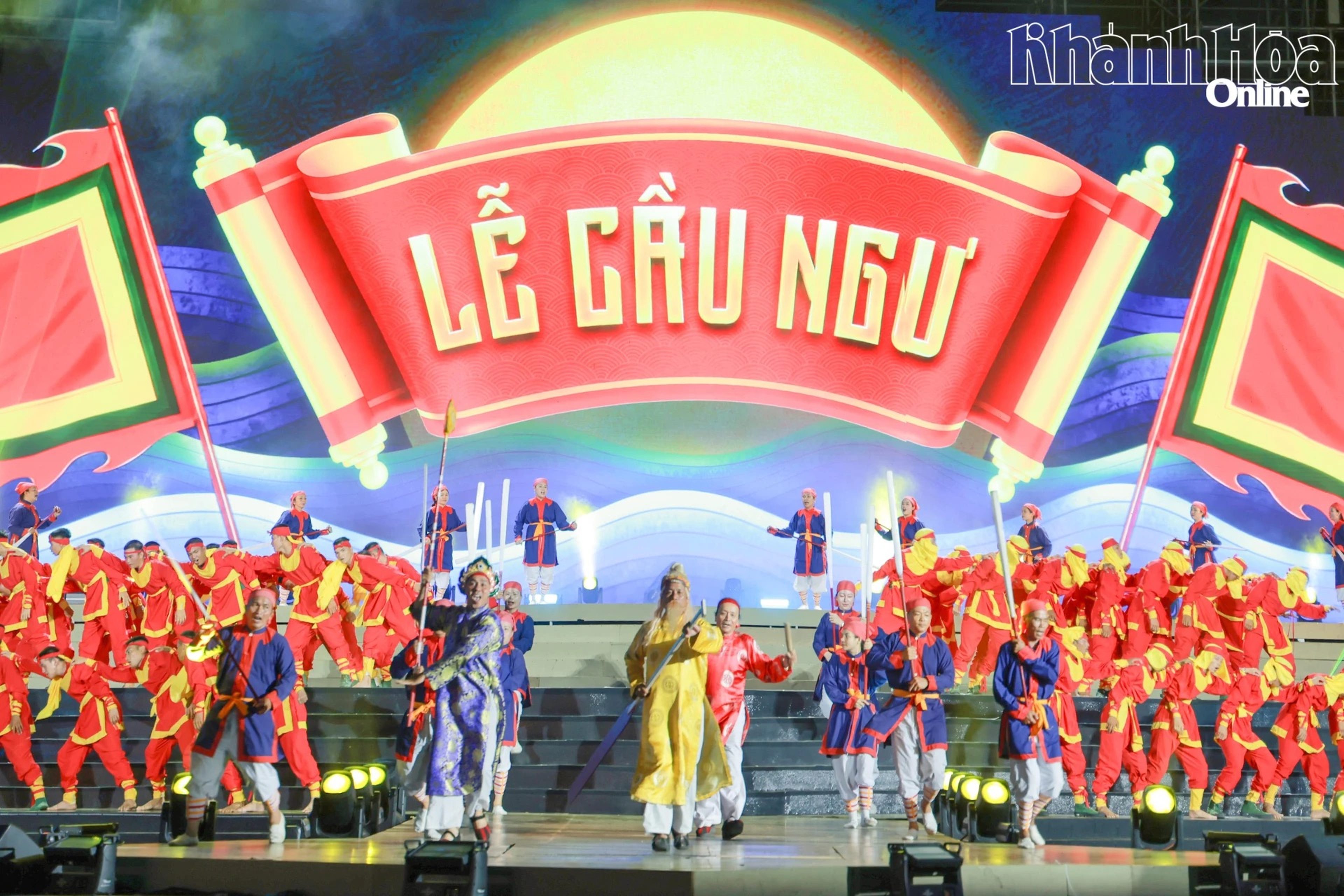 Chạm sắc màu đại dương trong đêm mở đầu lễ hội biển - Hình 1