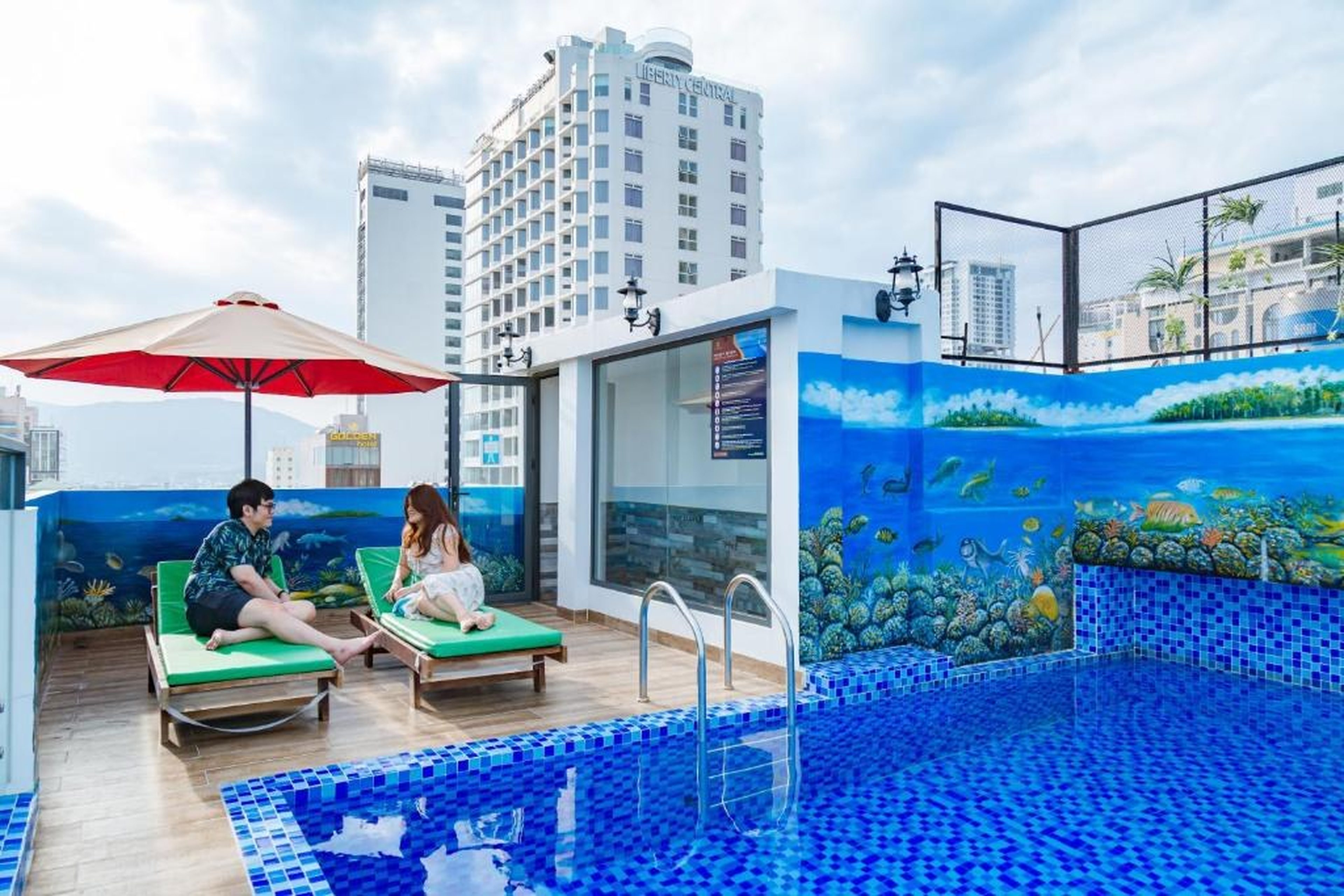 Azura Gold Hotel & Apartment - Hình 1