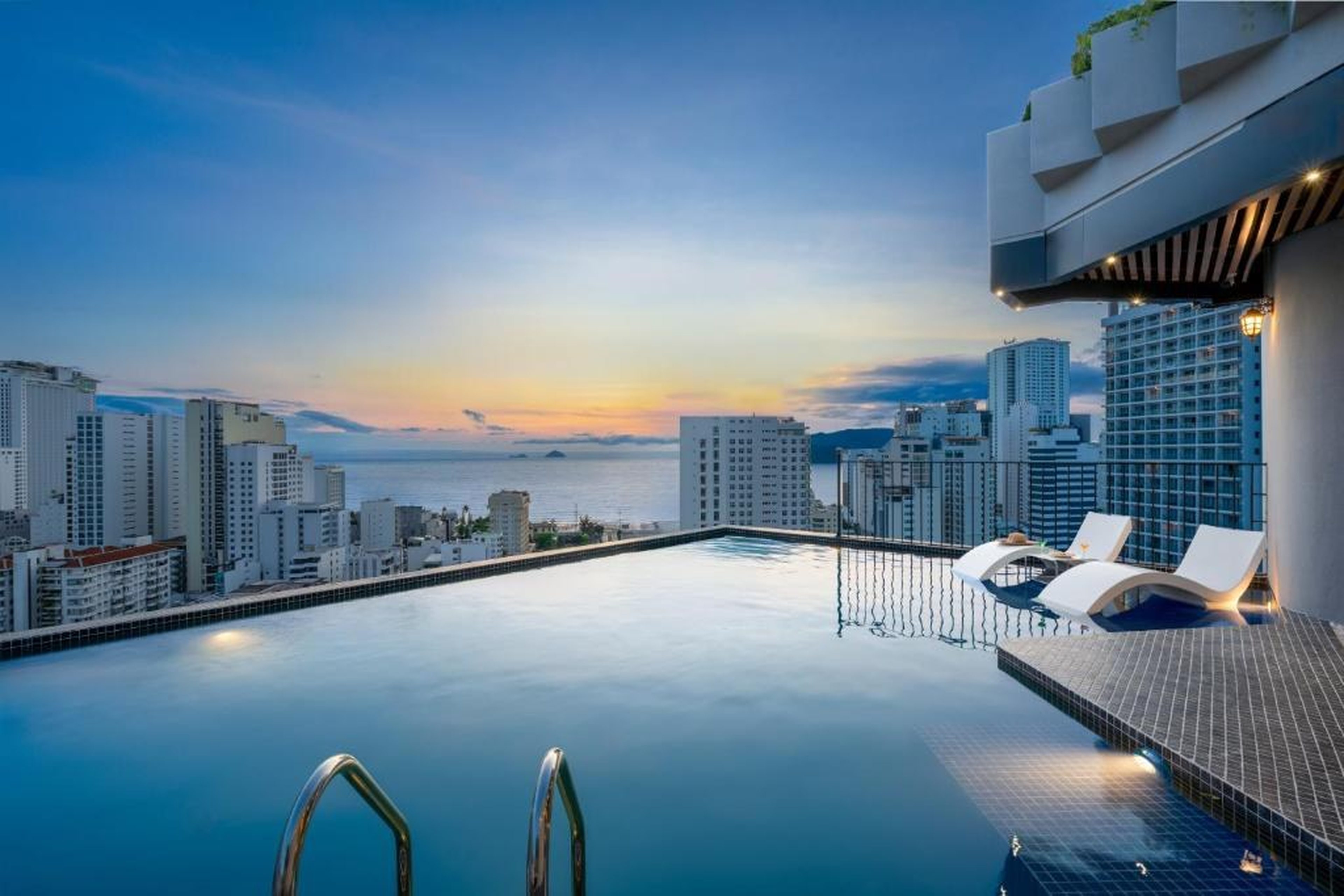 Seaside Boutique Hotel Nha Trang Beach - Hình 5