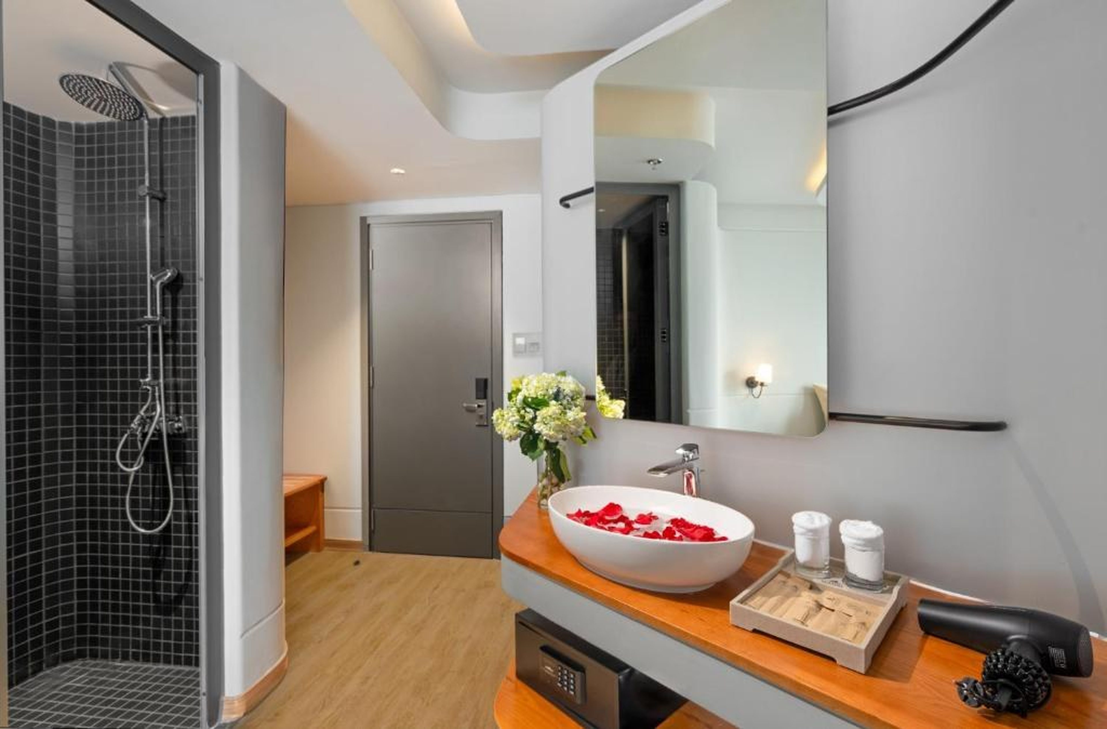 Seaside Boutique Hotel Nha Trang Beach - Hình 6