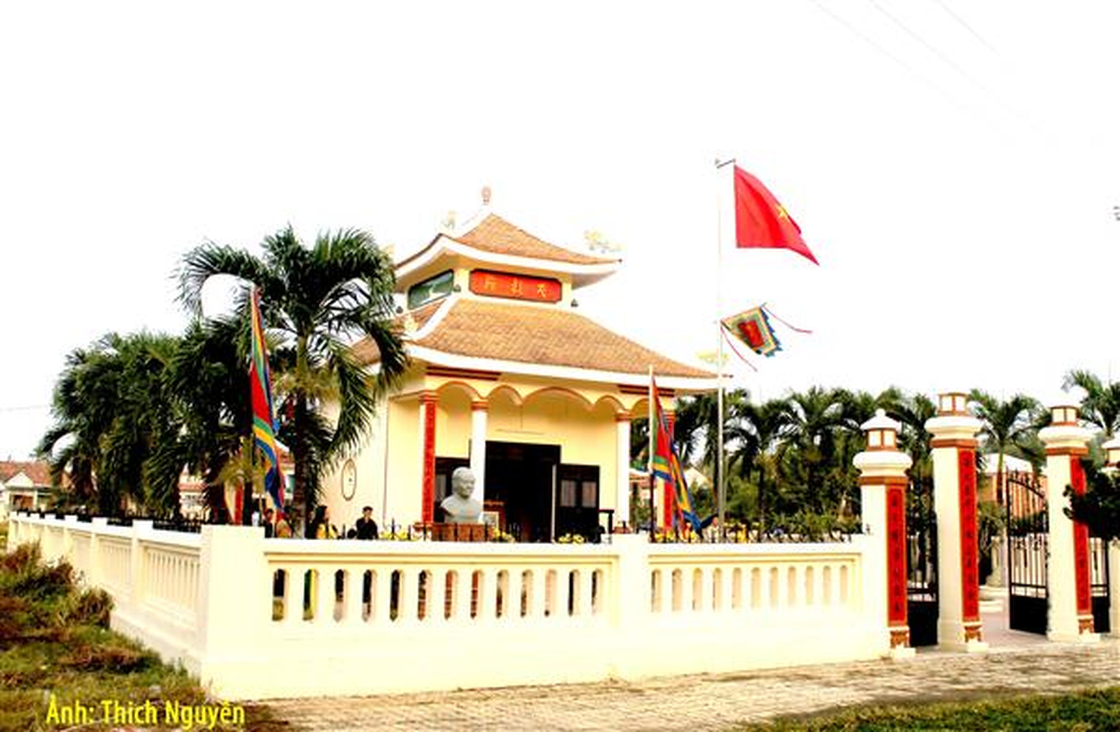 Đền Trần Quý Cáp - Hình 1