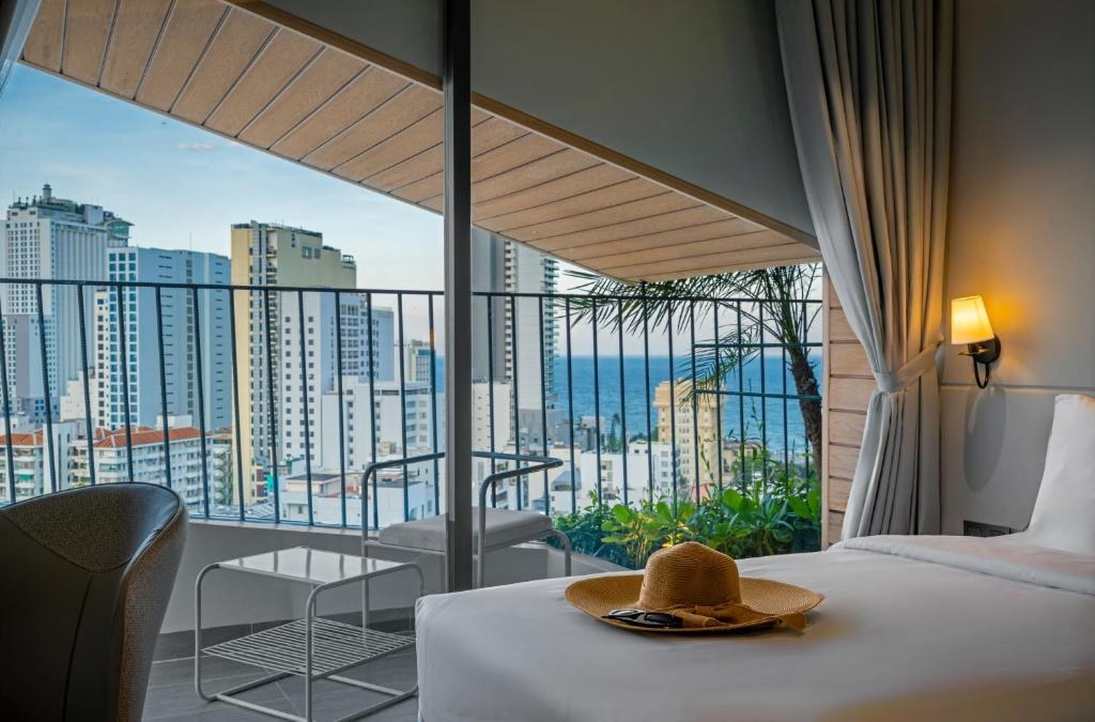 Seaside Boutique Hotel Nha Trang Beach - Hình 3