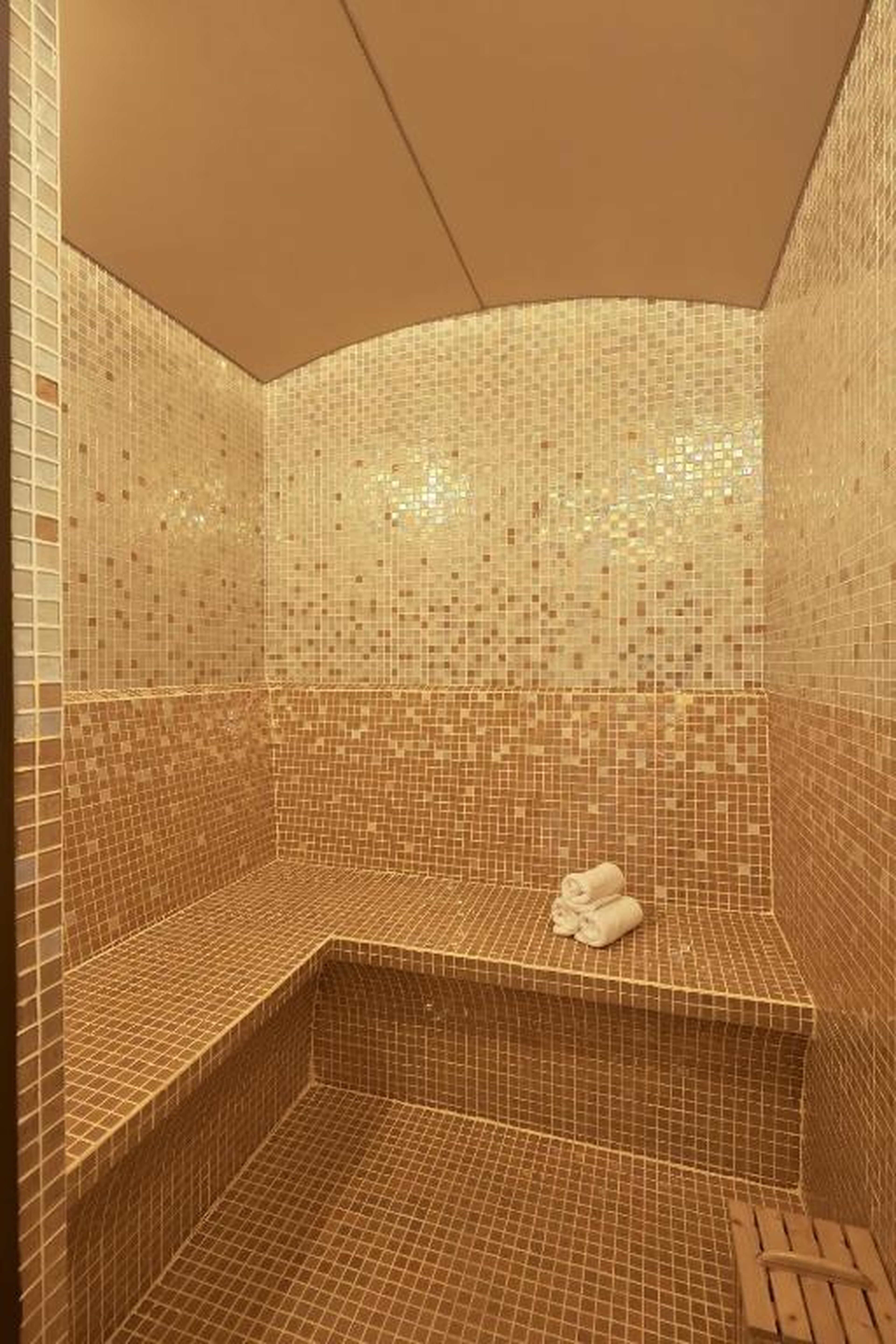 Adamas Boutique Hotel Nha Trang - Hình 18