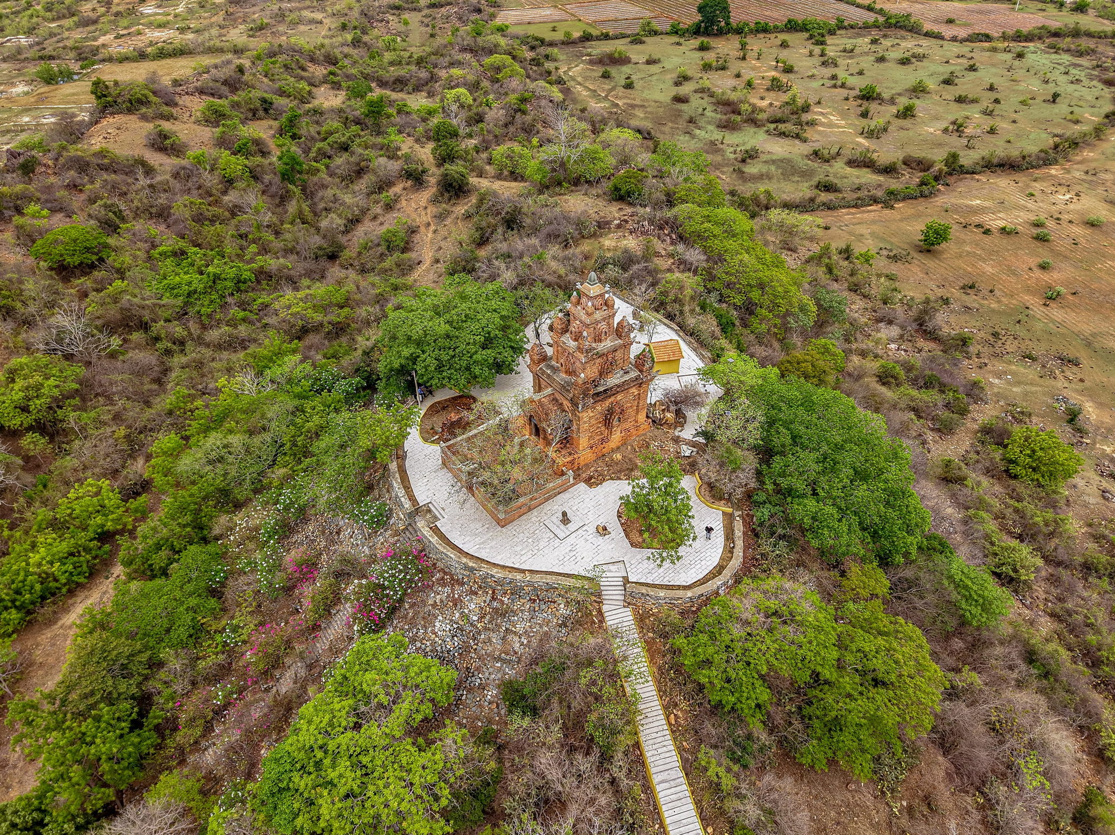 Tháp Pô Rômê - Hình 1