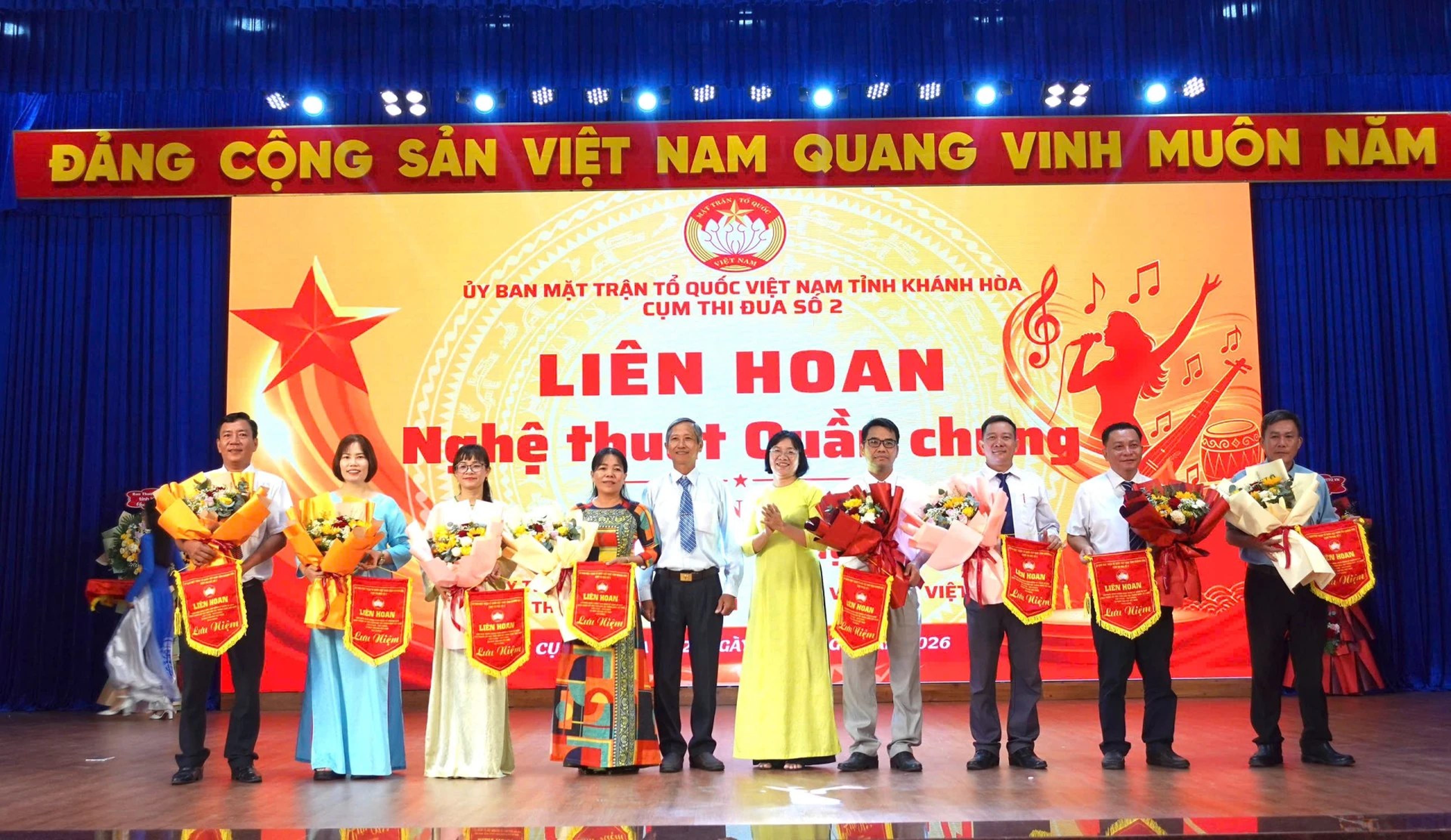 8 đội Cụm thi đua số 2 Ủy ban MTTQ Việt Nam tỉnh Khánh Hòa tham gia Liên hoan nghệ thuật quần chúng - Hình 4