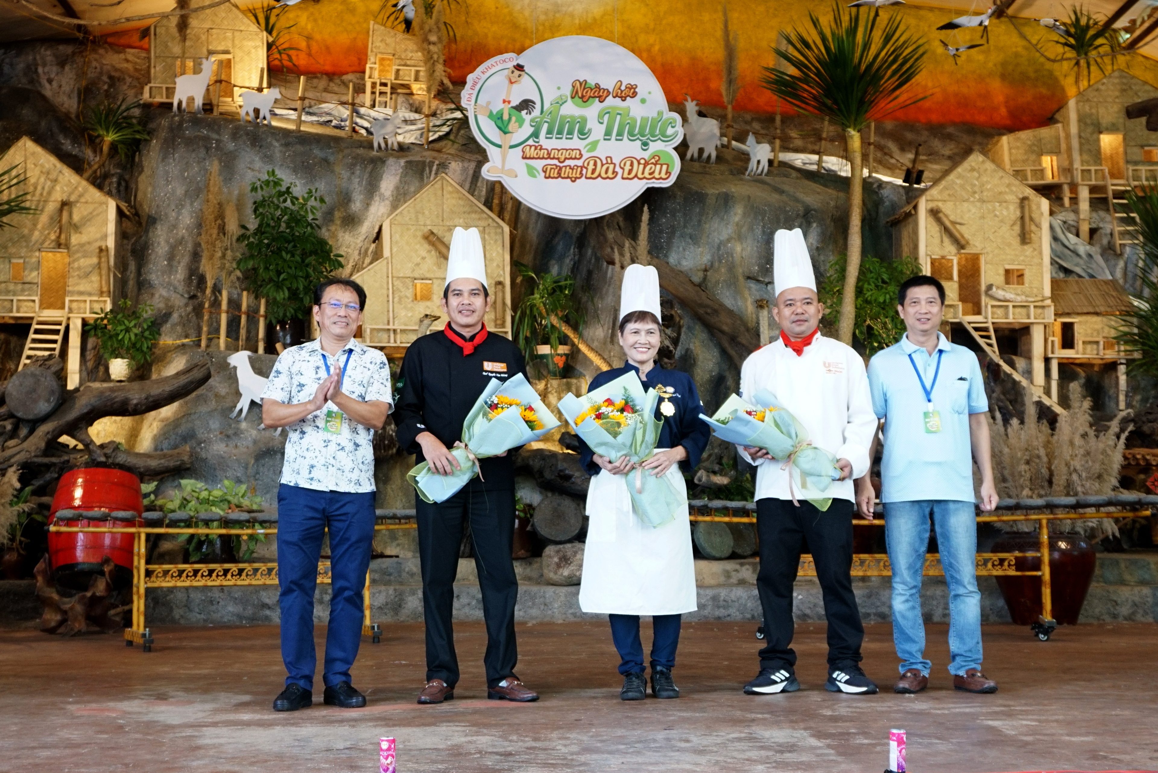 “Ngày hội ẩm thực – Món ngon từ thịt đà điểu” tại Yang Bay - Hình 1