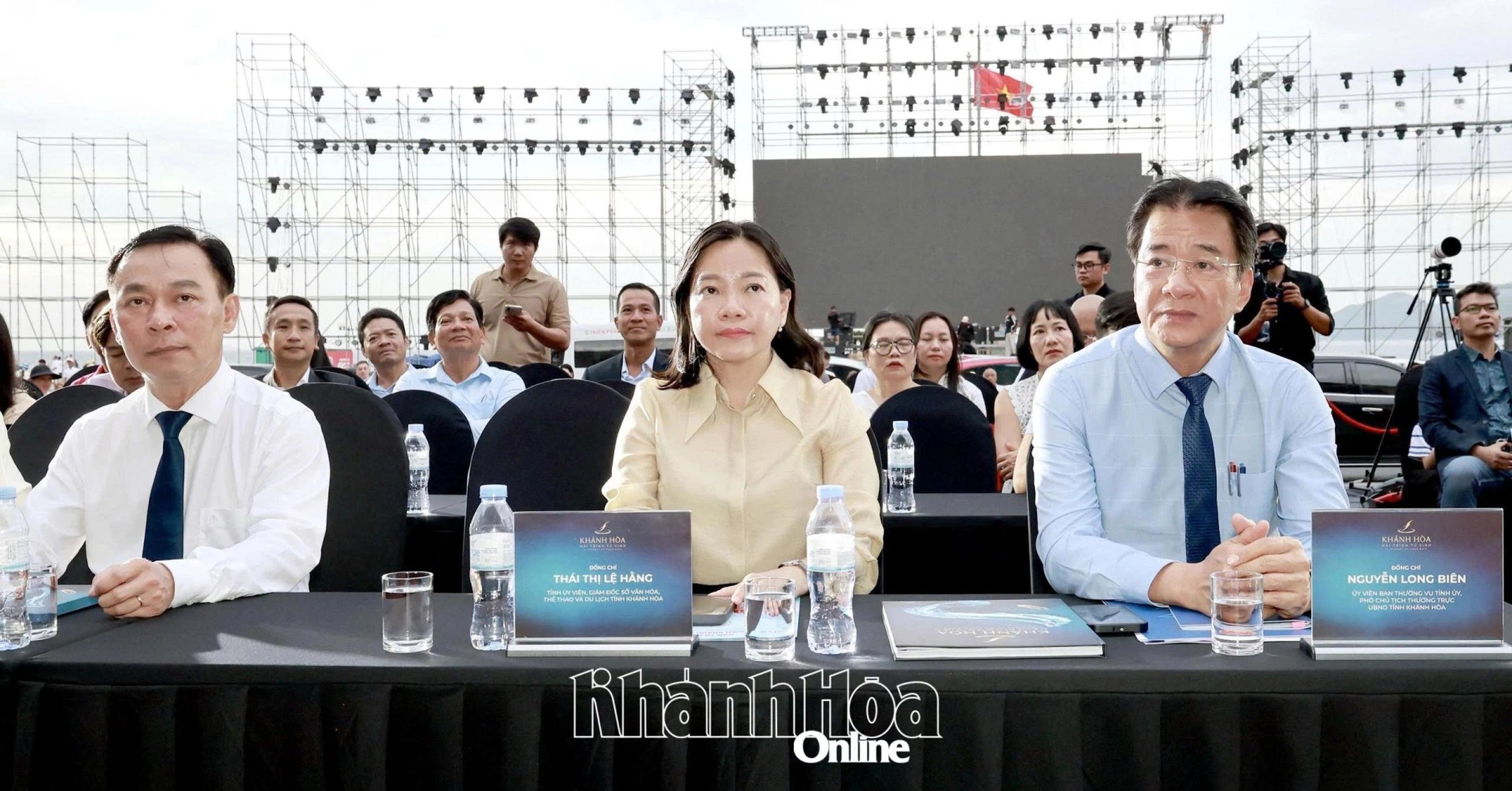 Khai mạc Triển lãm nhiếp ảnh “Khánh Hòa - Hải trình tứ vịnh” - Hình 1