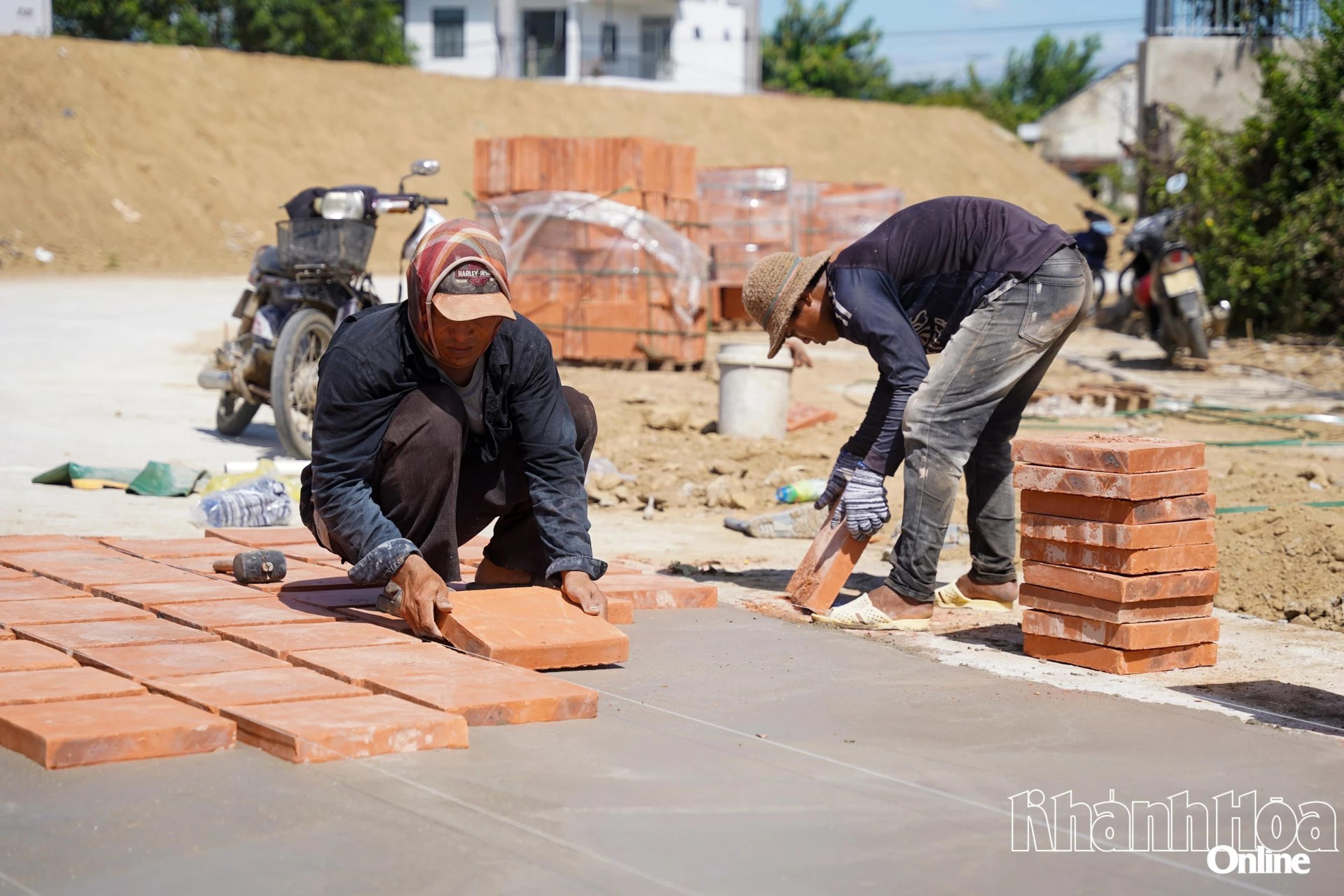 Trên công trường tu bổ, tôn tạo di tích quốc gia Thành cổ Diên Khánh - Hình 7