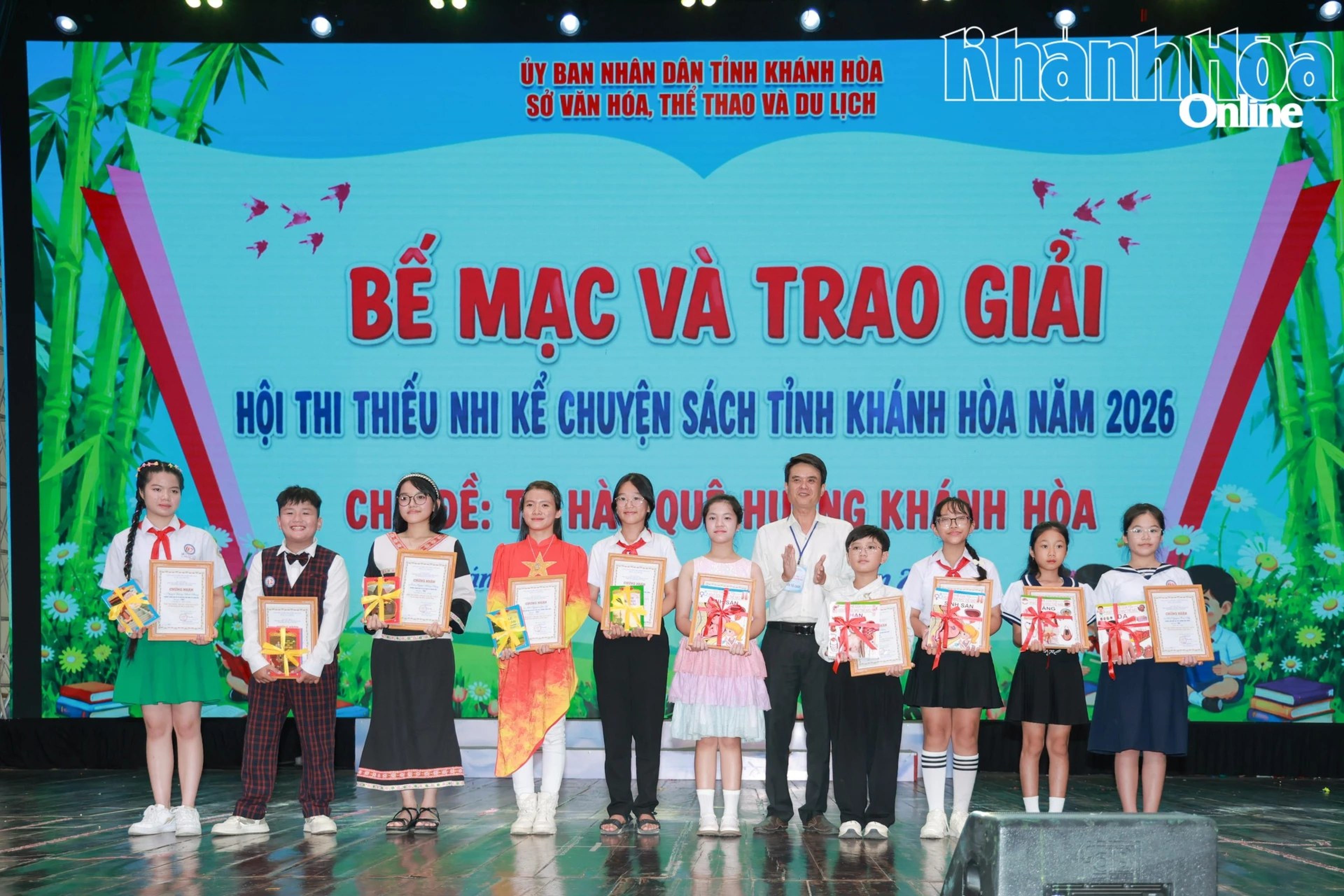 Bế mạc Hội thi thiếu nhi kể chuyện sách: Ban tổ chức trao 56 giải thưởng cho các thí sinh xuất sắc - Hình 2