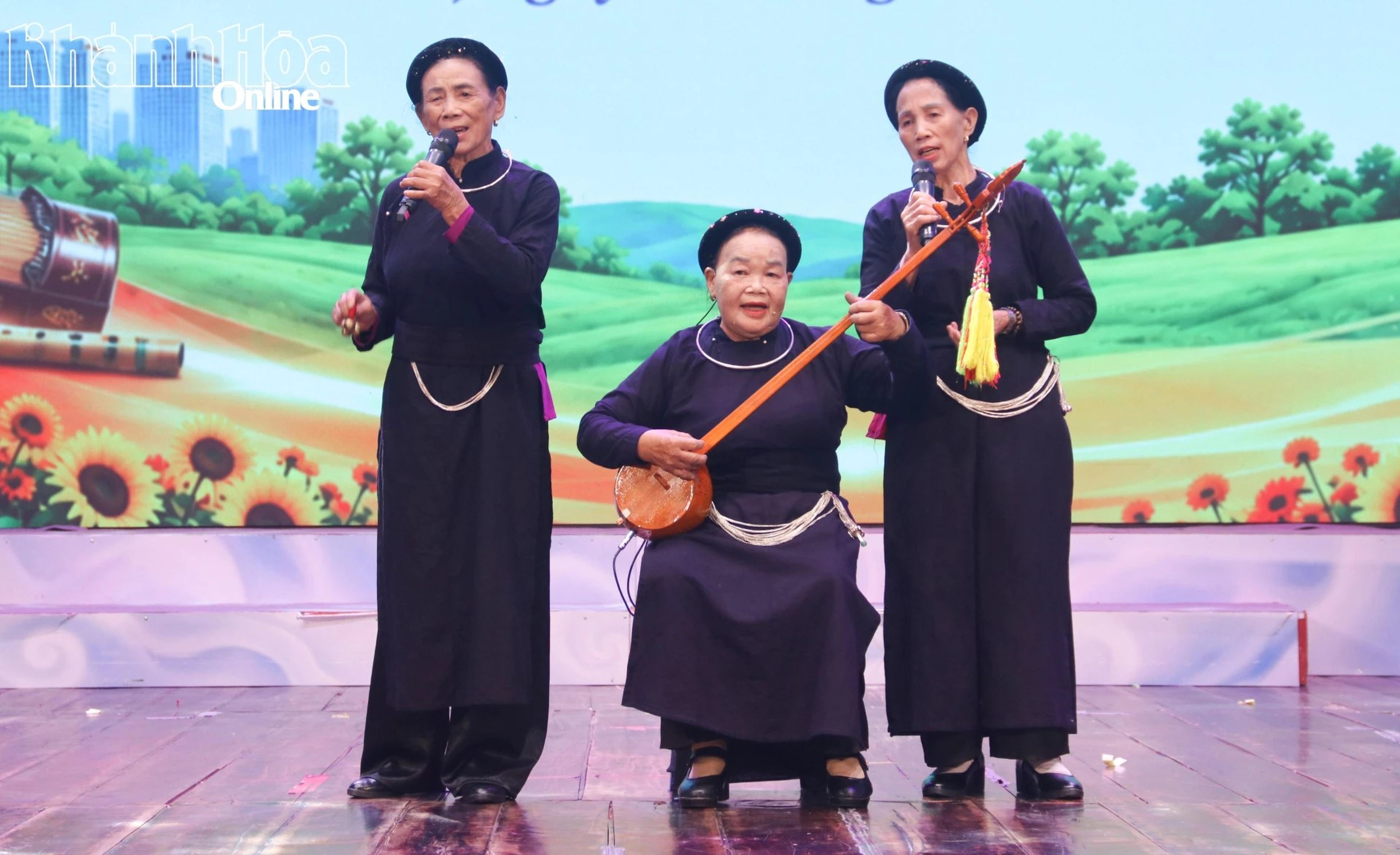 Giữ điệu hát then - Hình 1