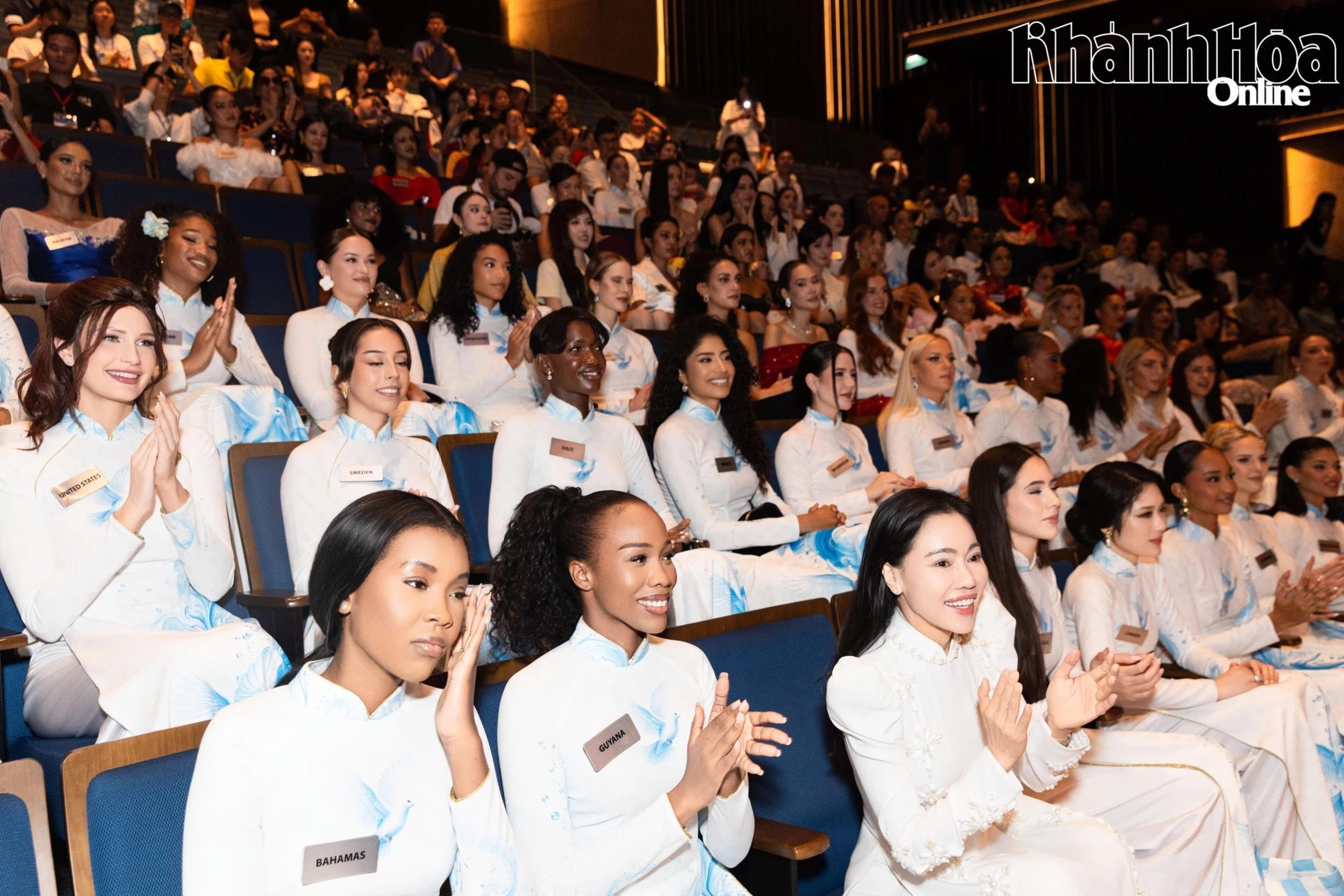 Thí sinh Miss World 2026 thưởng thức chương trình nghệ thuật "Chum Show" tại Nhà hát Đó - Hình 3
