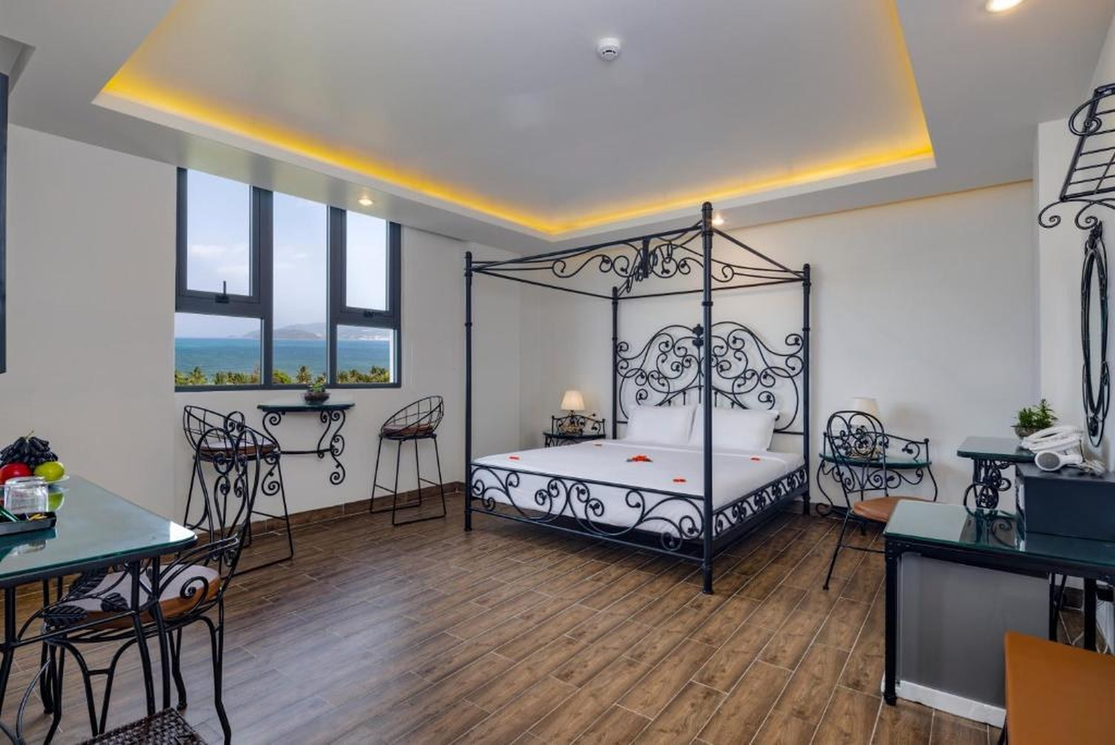 Azura Gold Hotel & Apartment - Hình 10