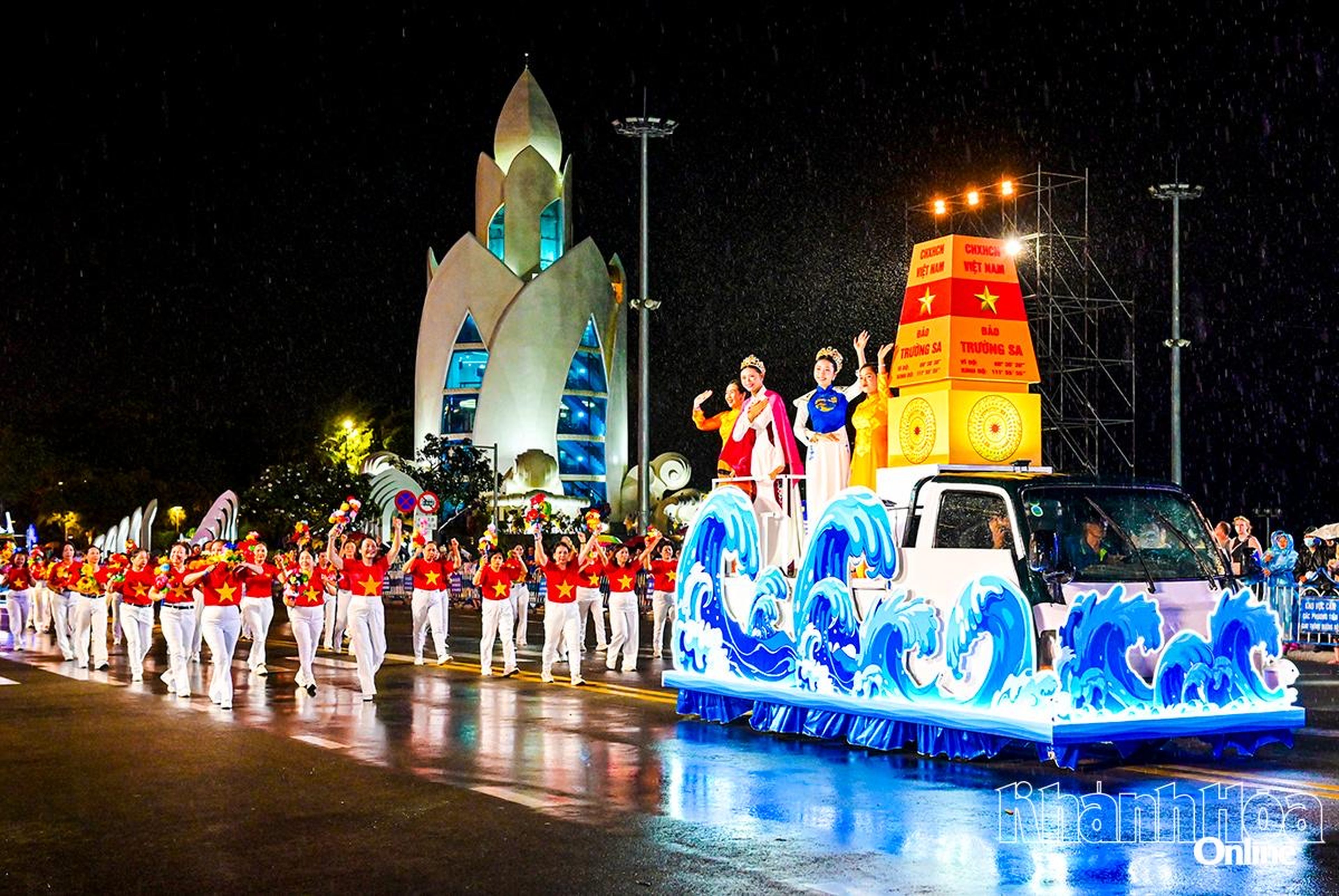 2026 Khanh Hoa Sea Festival: The allure of the blue sea and cultural depth - Hình 1