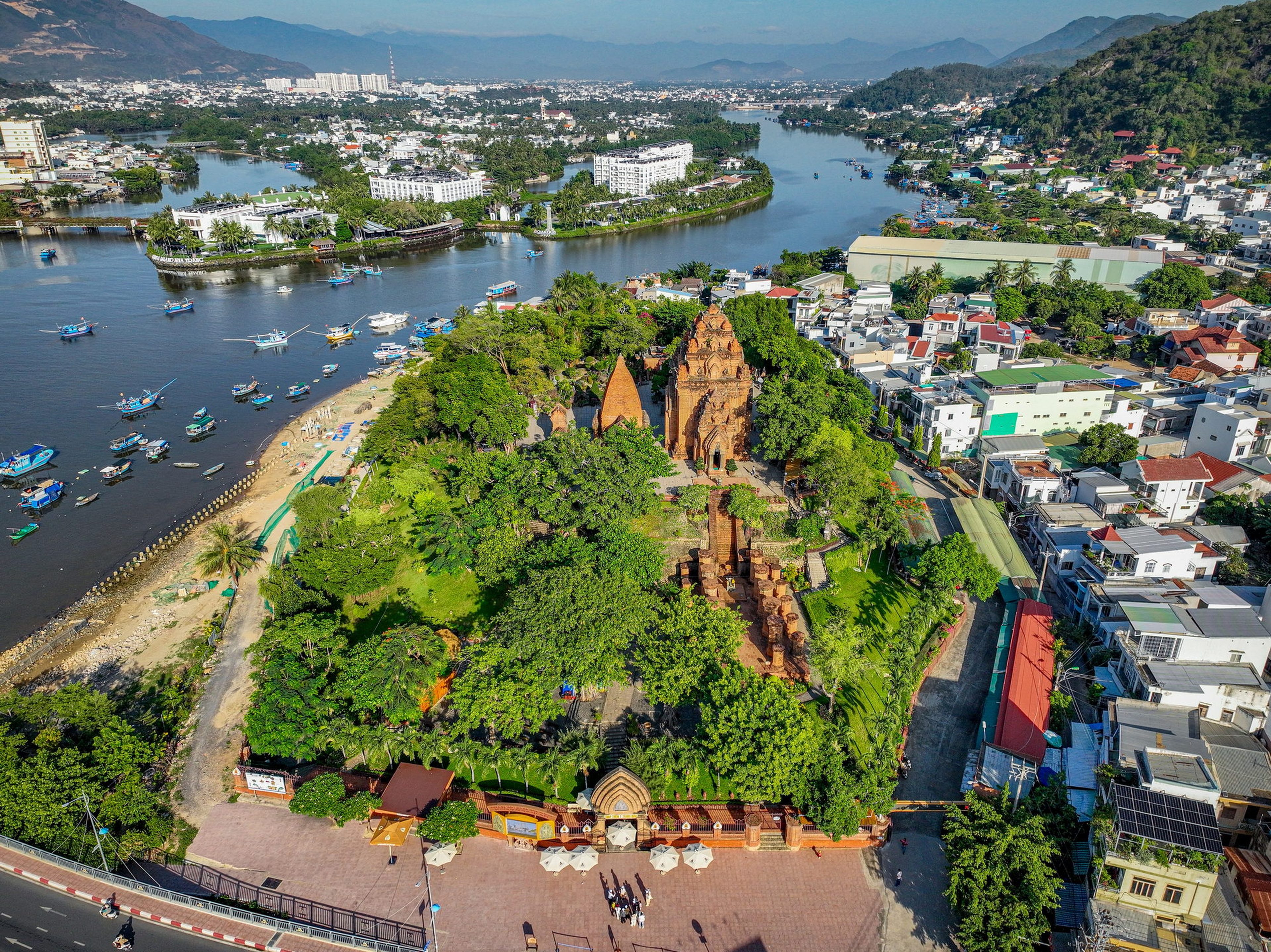 Tháp Bà Pô Nagar – Di sản ngàn năm - Hình 2